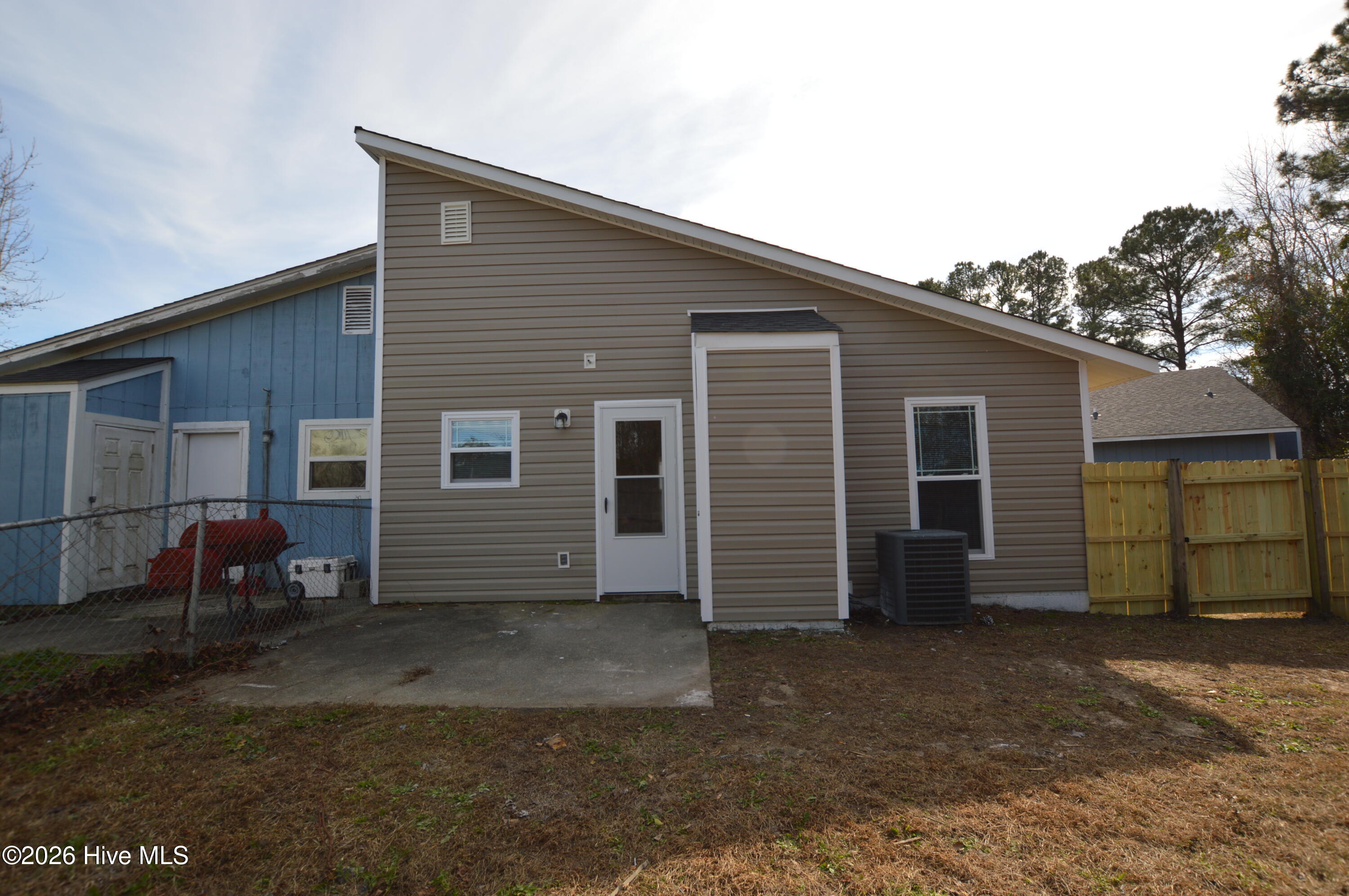 100548958 | Photo 13