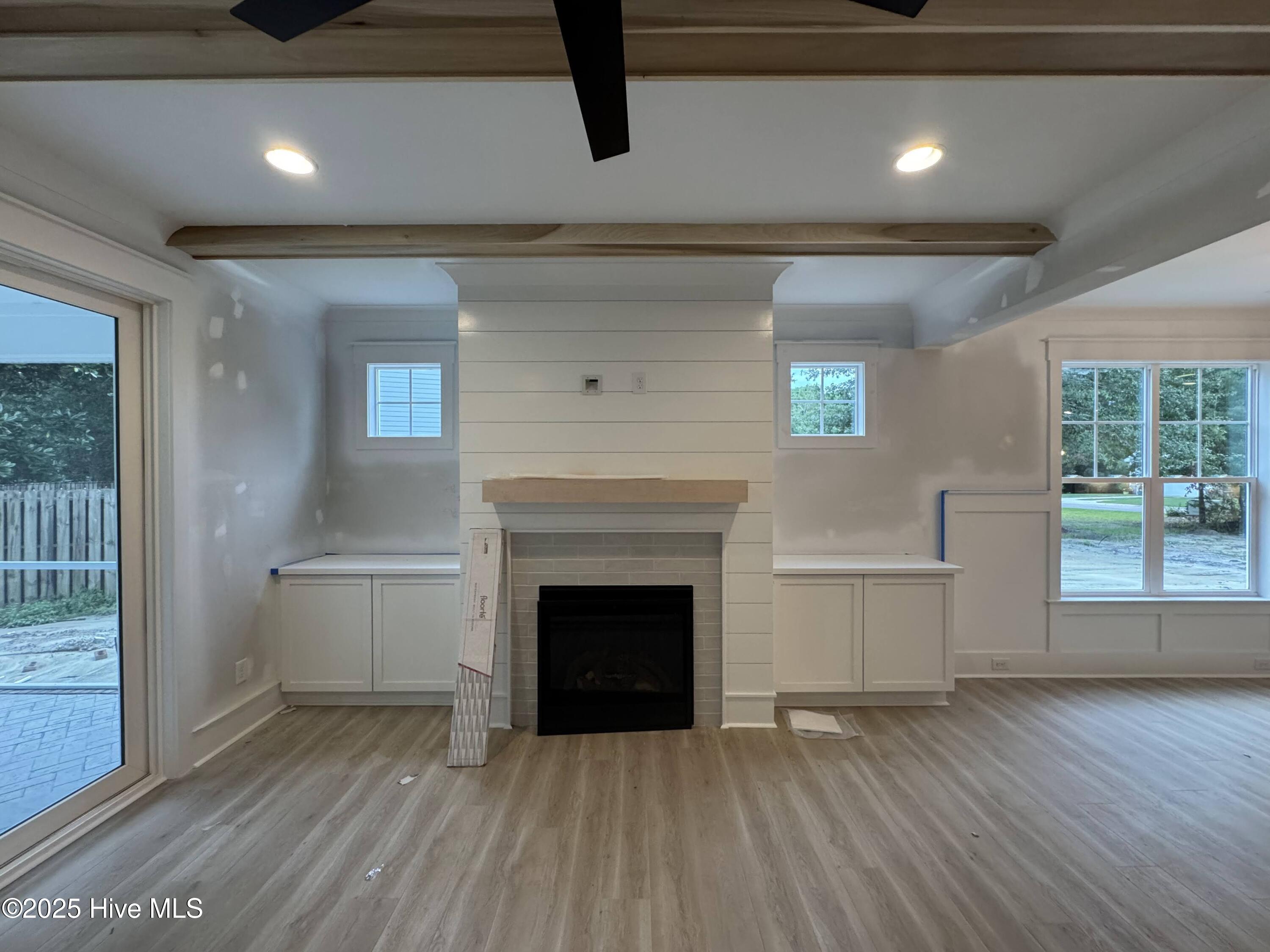 8136 Saltcedar Drive, Wilmington, NC 28411 – photo 5: Fireplace/Built-ins