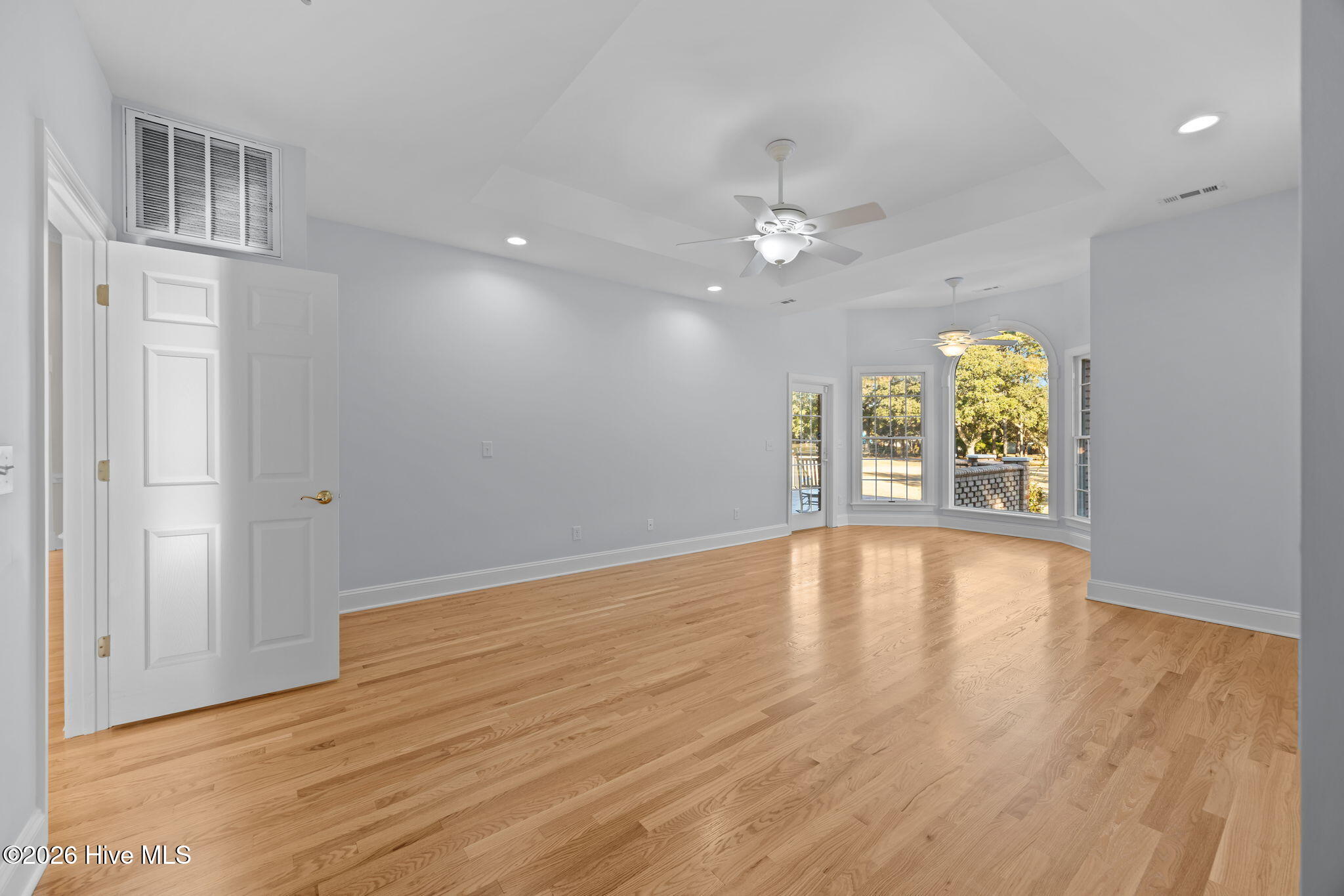 100548022 | Photo 20