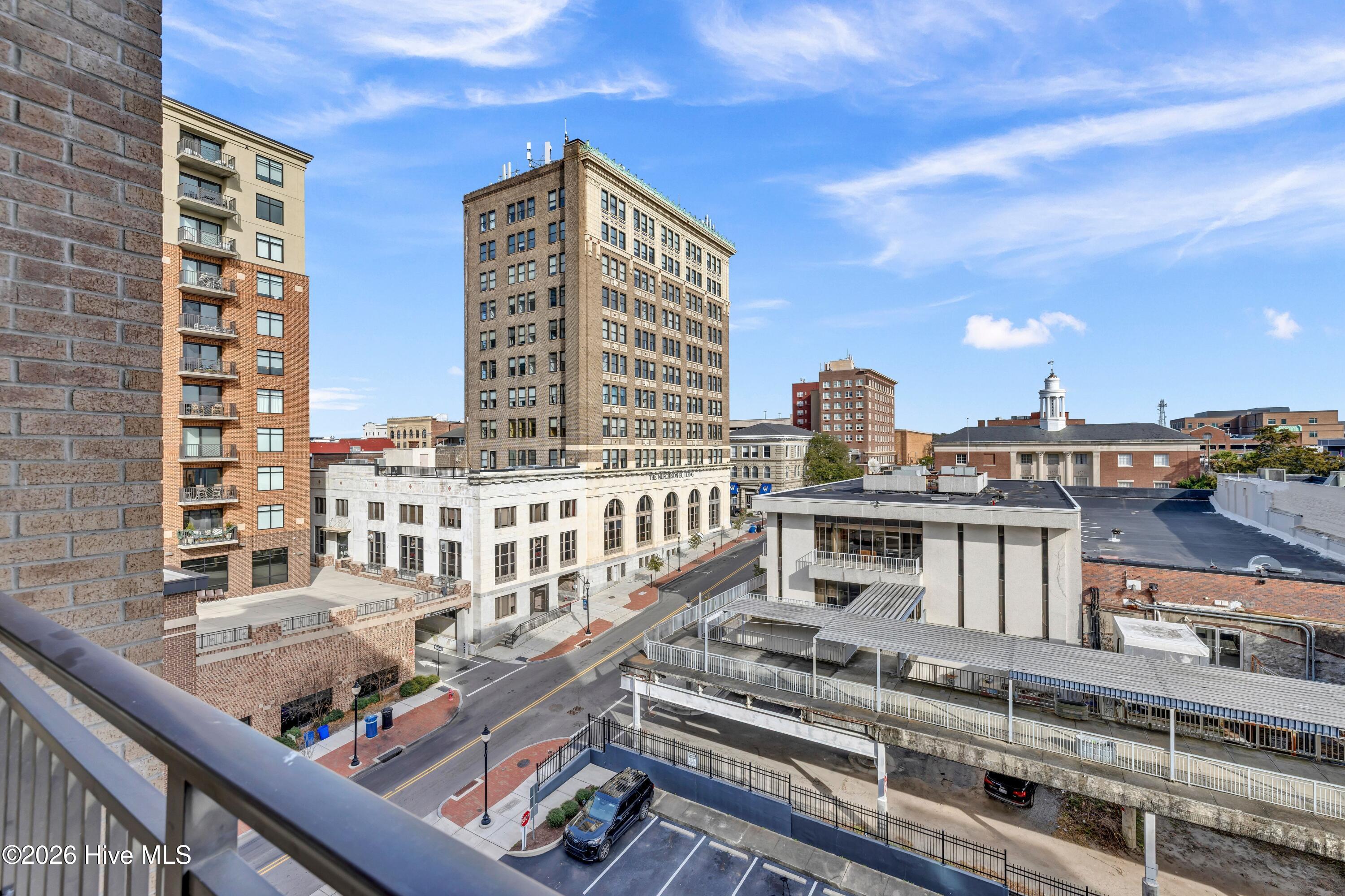 100548897 | Photo 30