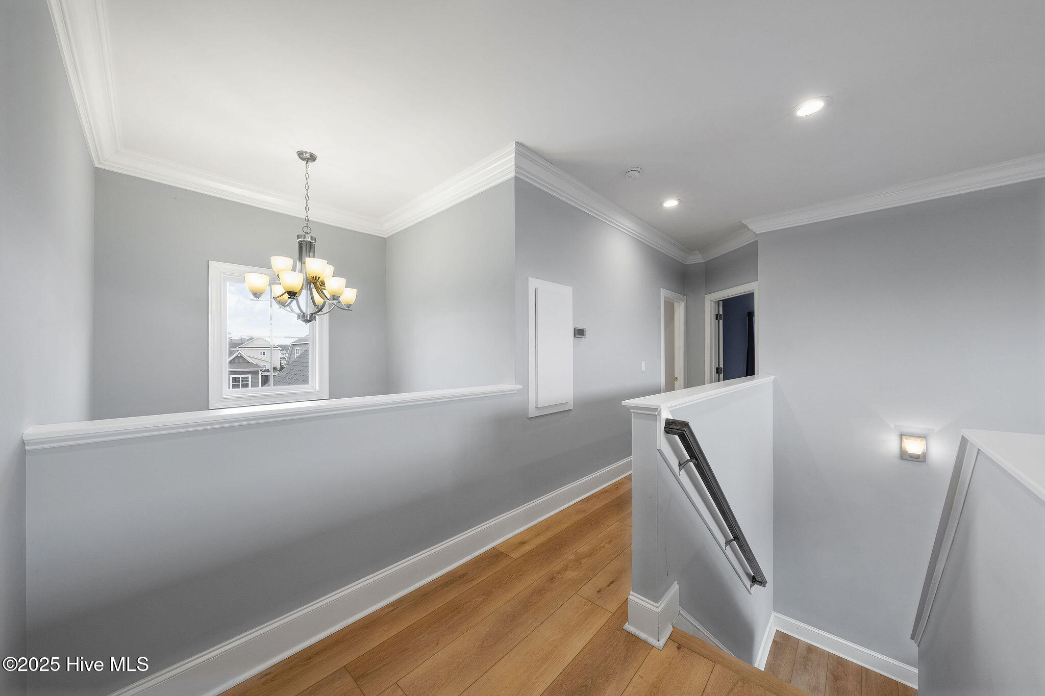 100564106 | Photo 44