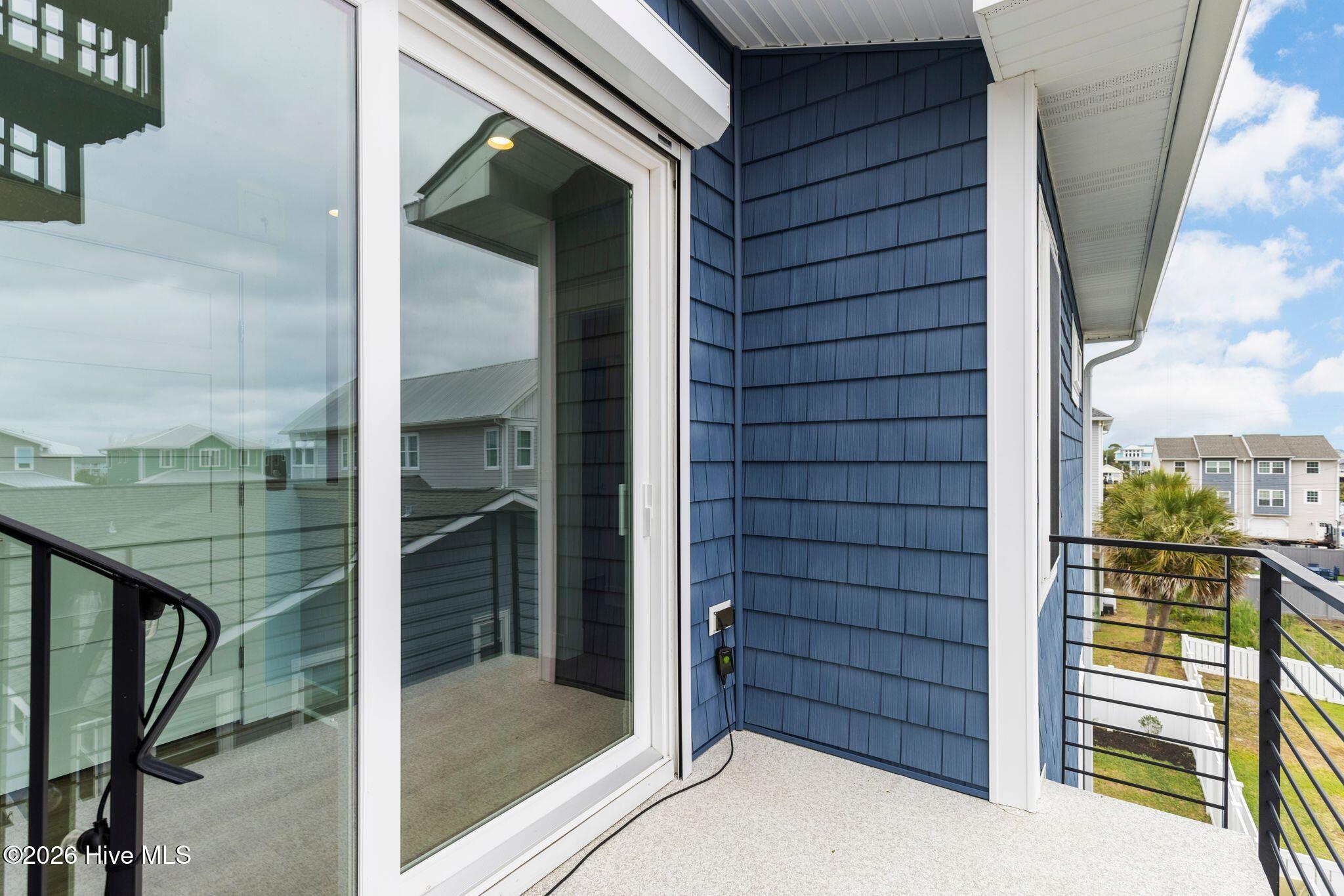 100570540 | Photo 50