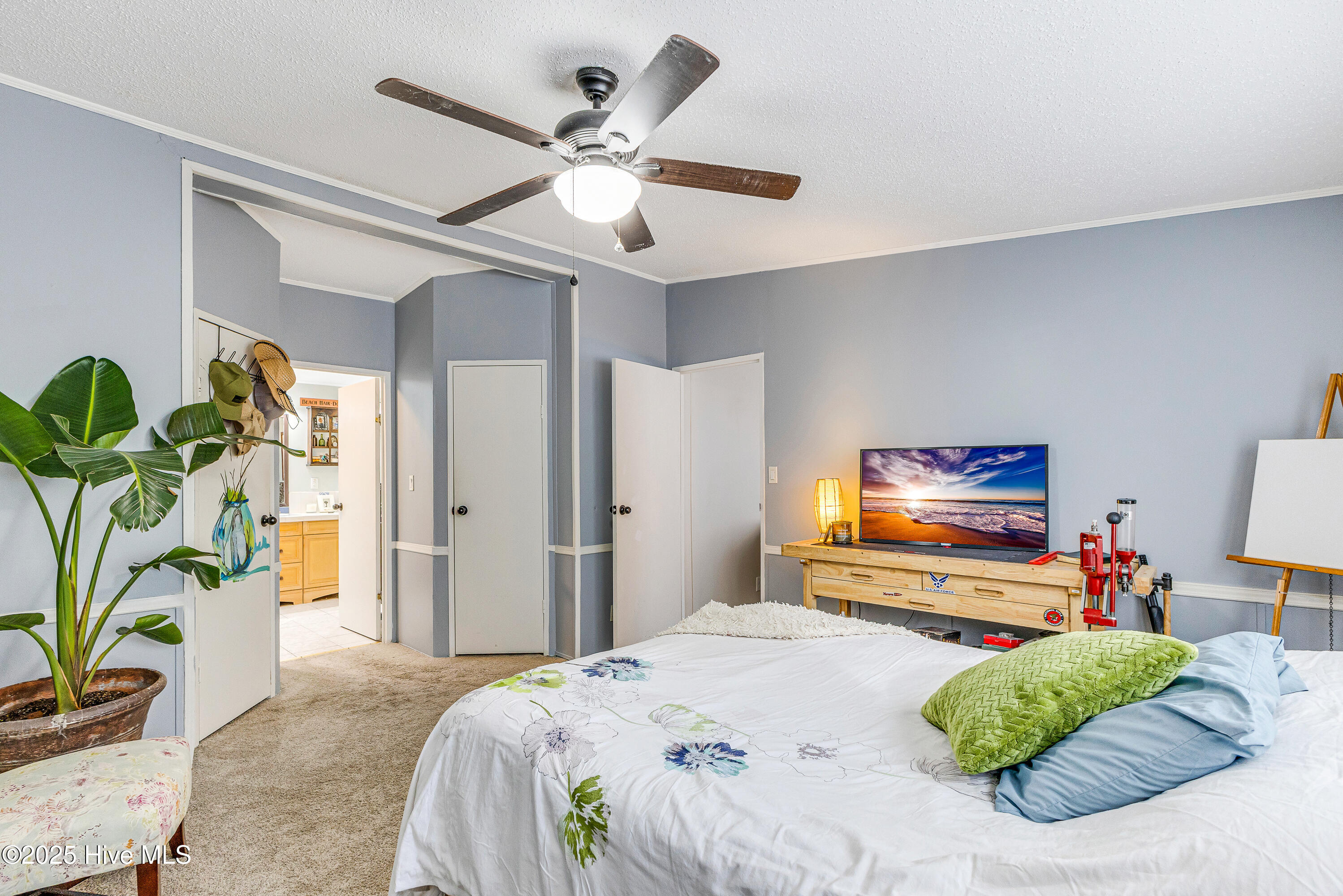 100543830 | Photo 33