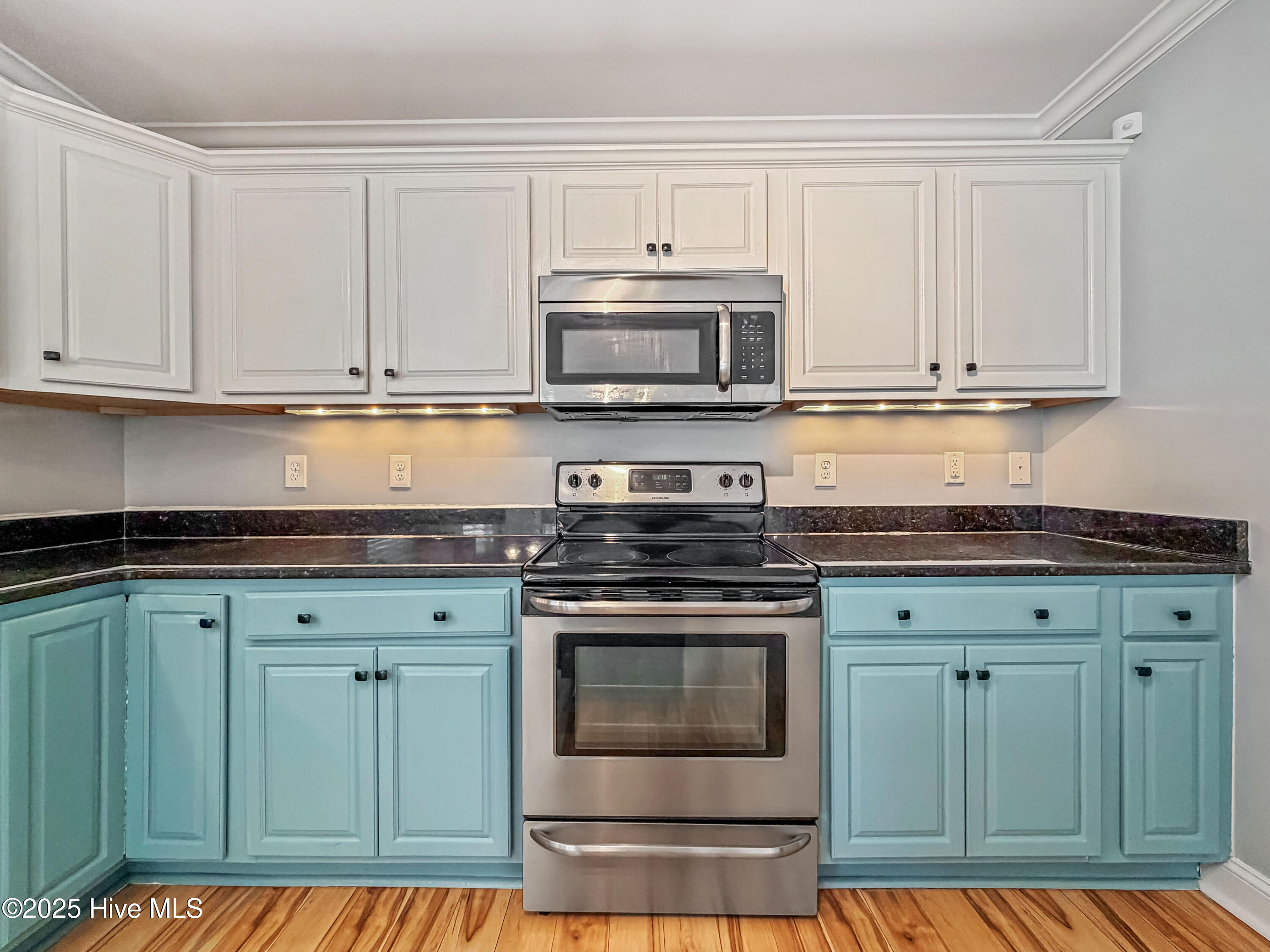 100543417 | Photo 17