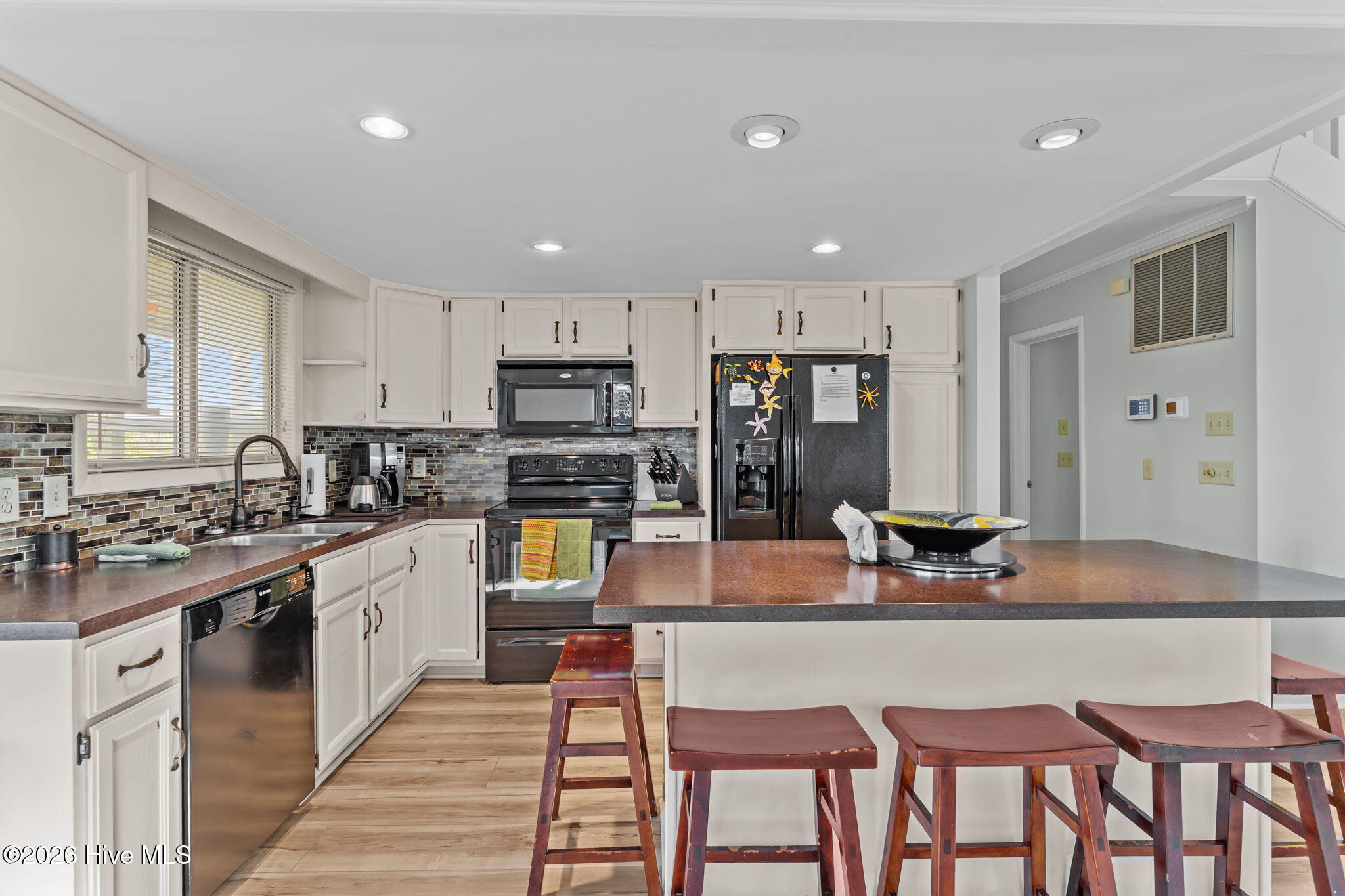 100553144 | Photo 42