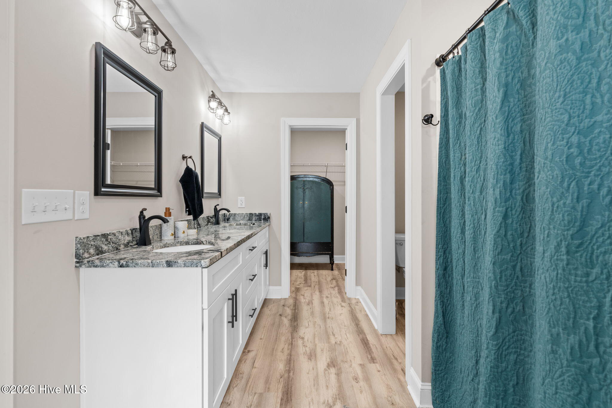 100565582 | Photo 29