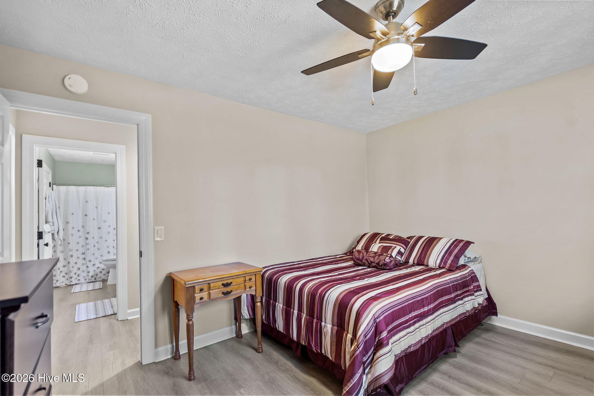 100557388 | Photo 26