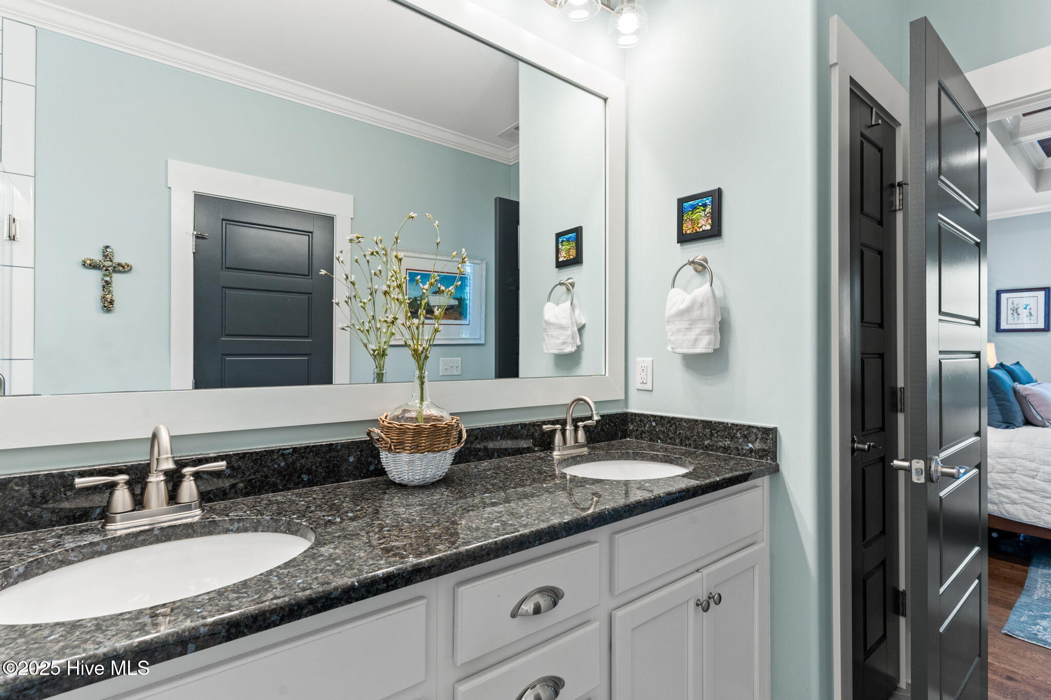 100539203 | Photo 34