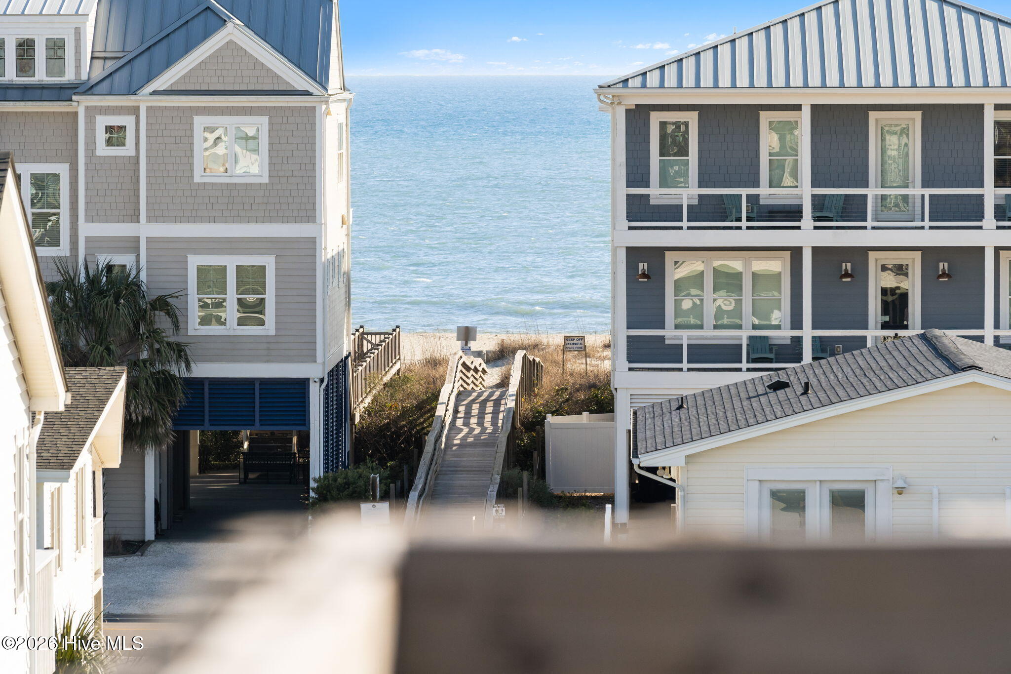 100553073 | Photo 35