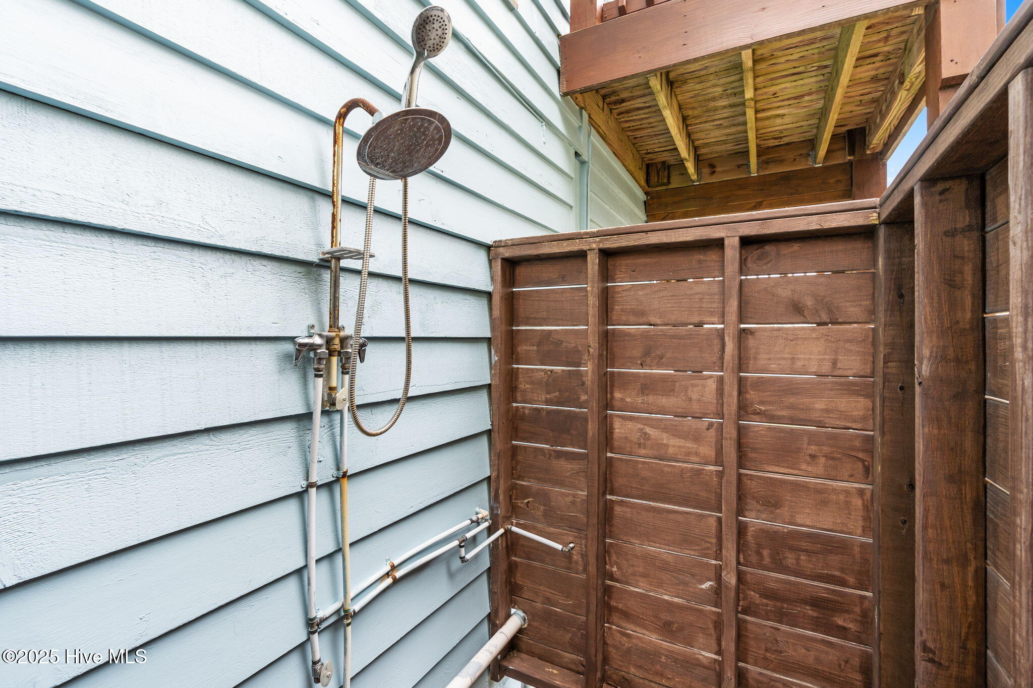 100544859 | Photo 48