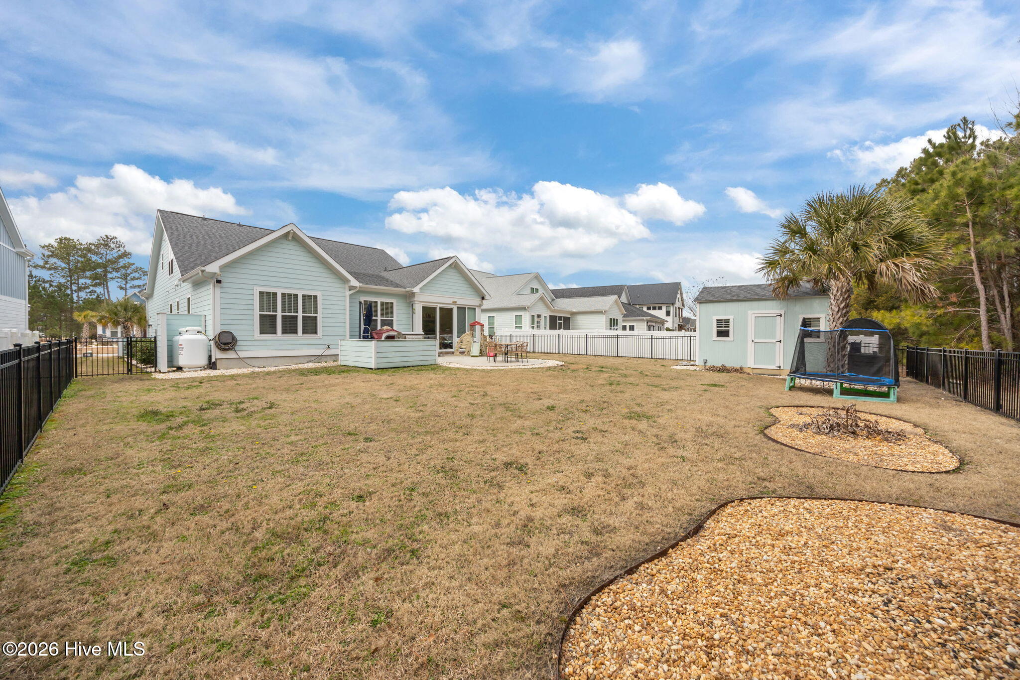 100556932 | Photo 51