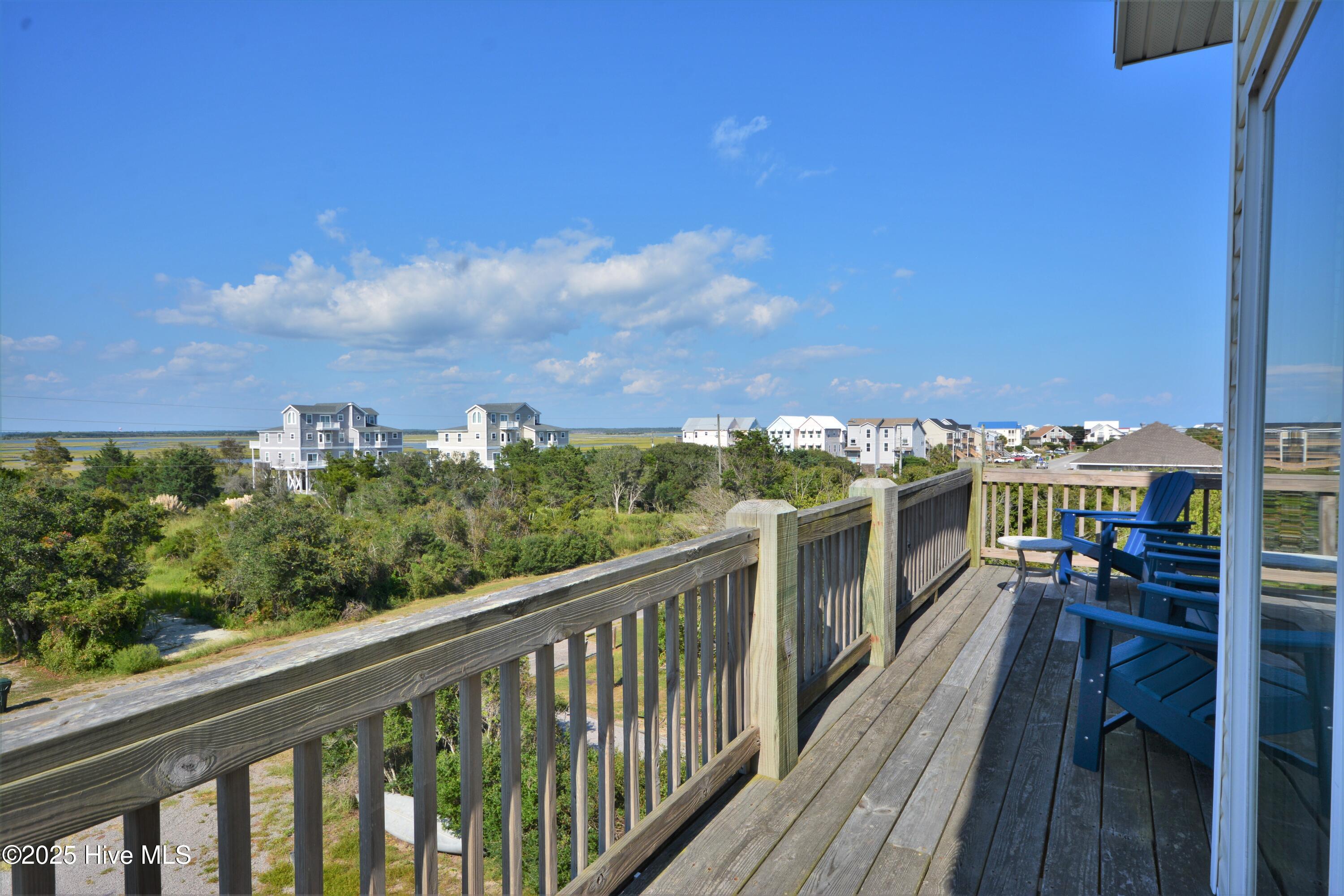 100518289 | Photo 16