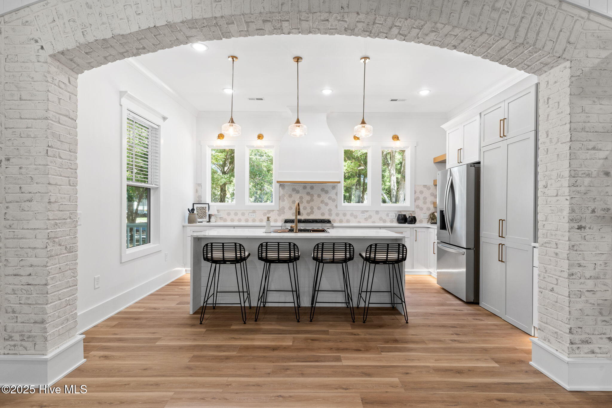 100529099 | Photo 11