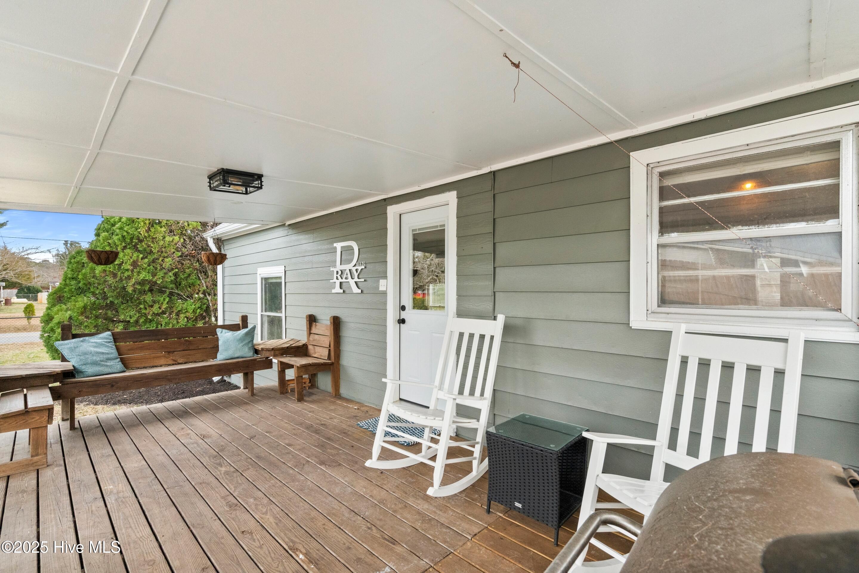 100546242 | Photo 31