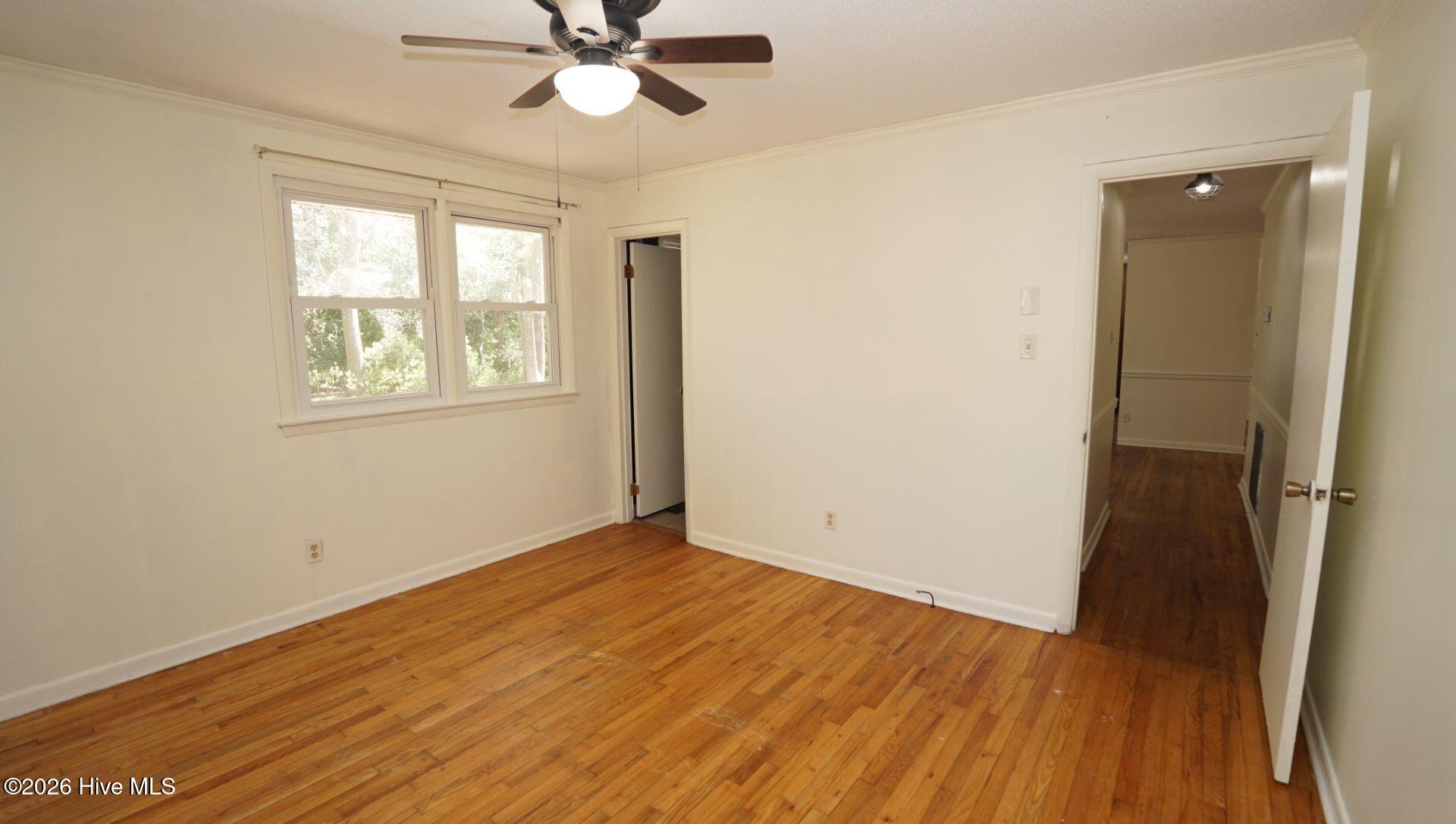 100566833 | Photo 23