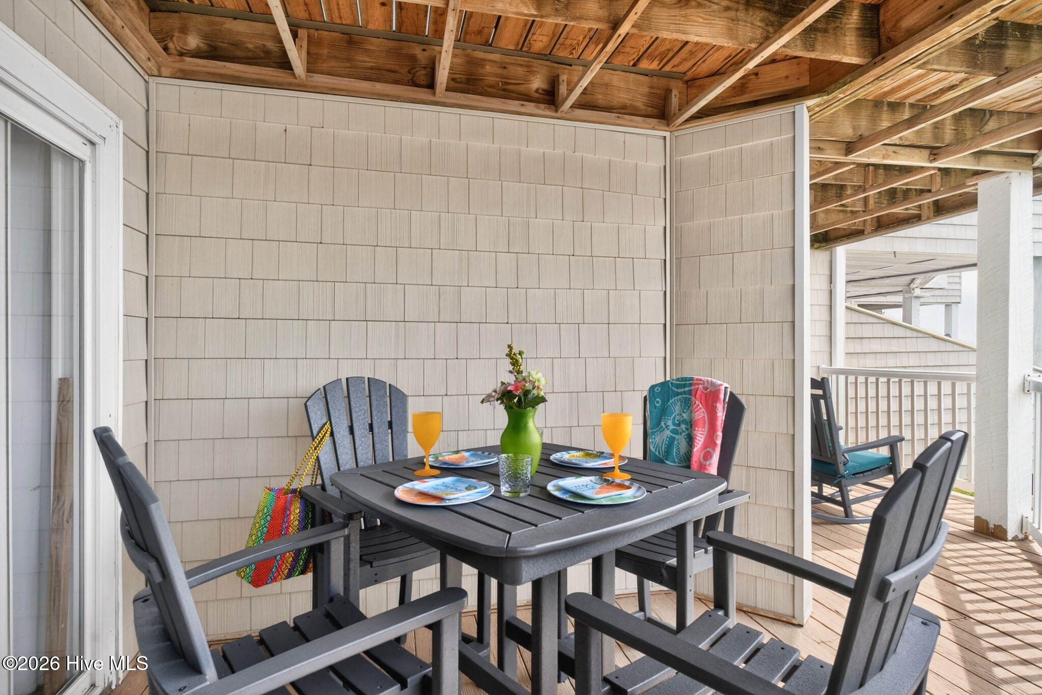 100570514 | Photo 12