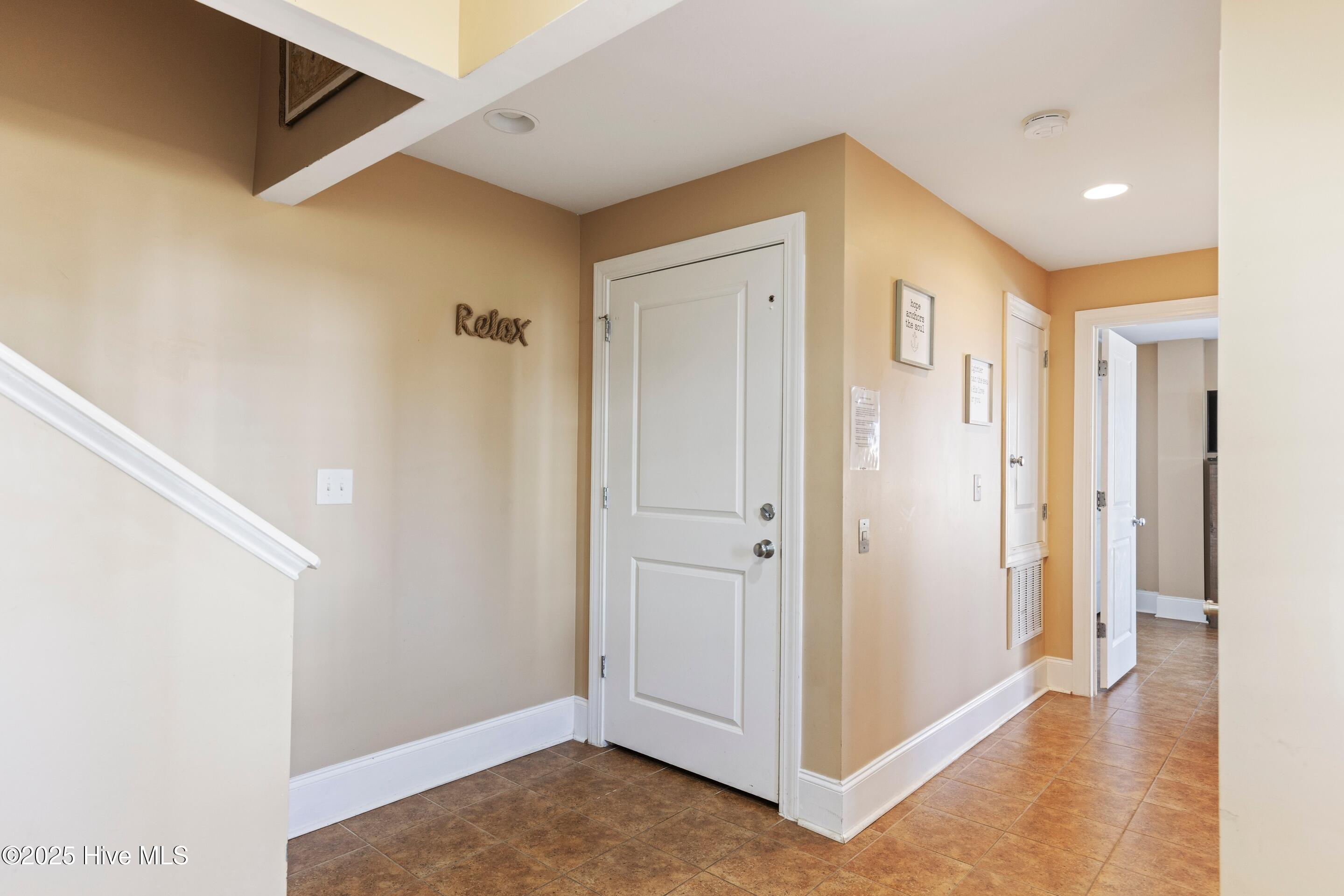 100546676 | Photo 44