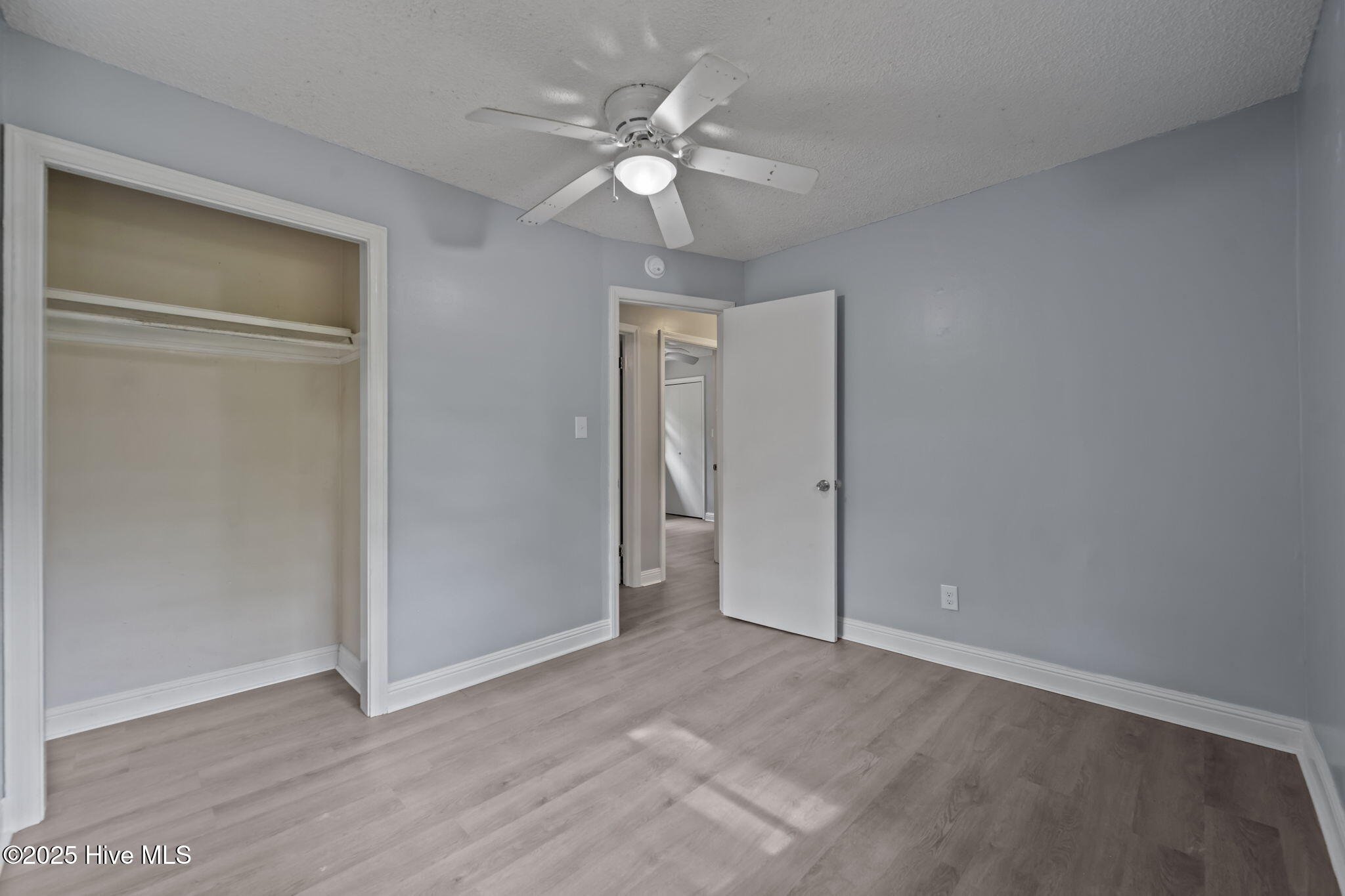 100536002 | Photo 25