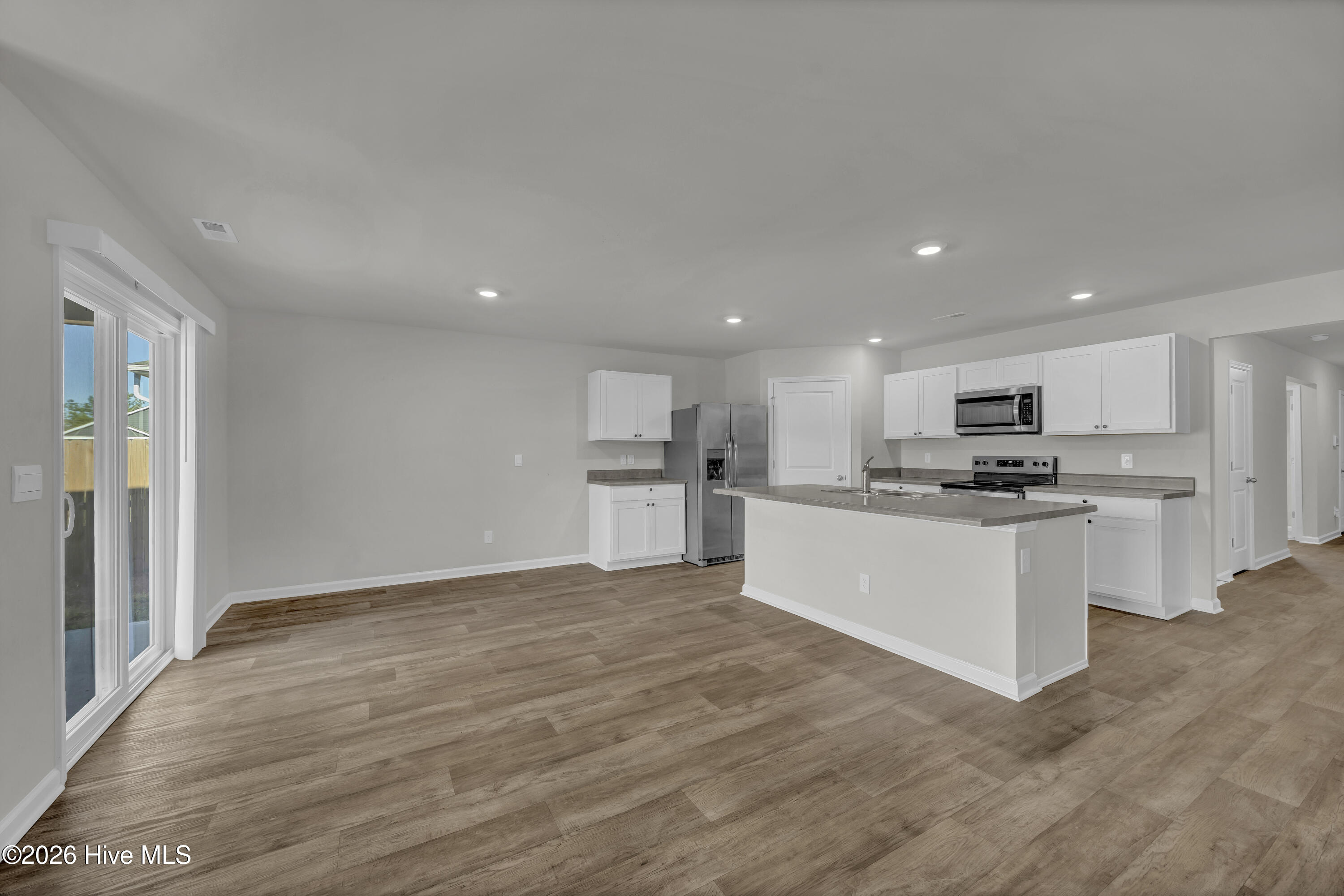 100547237 | Photo 14