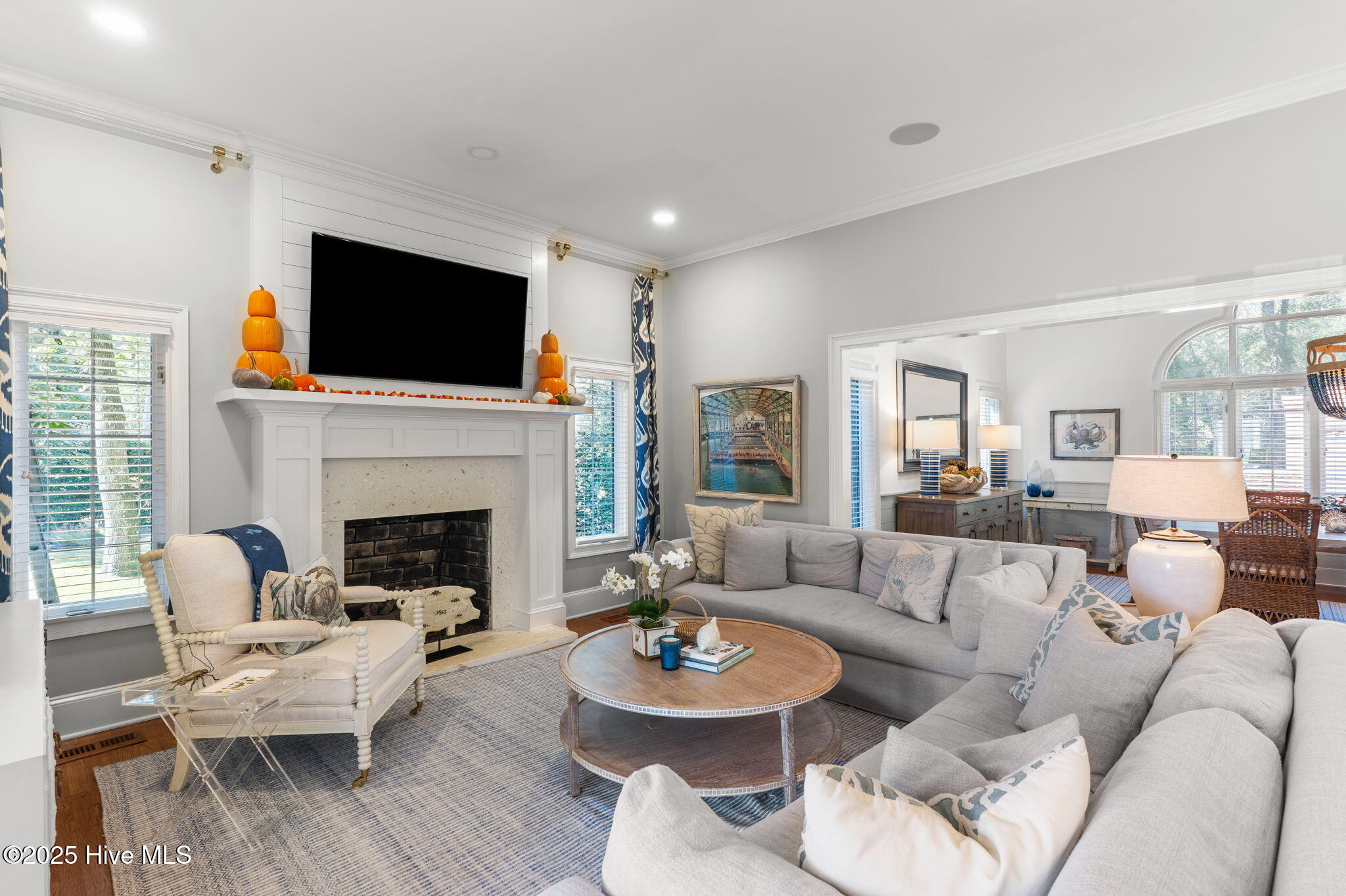 100537269 | Photo 28