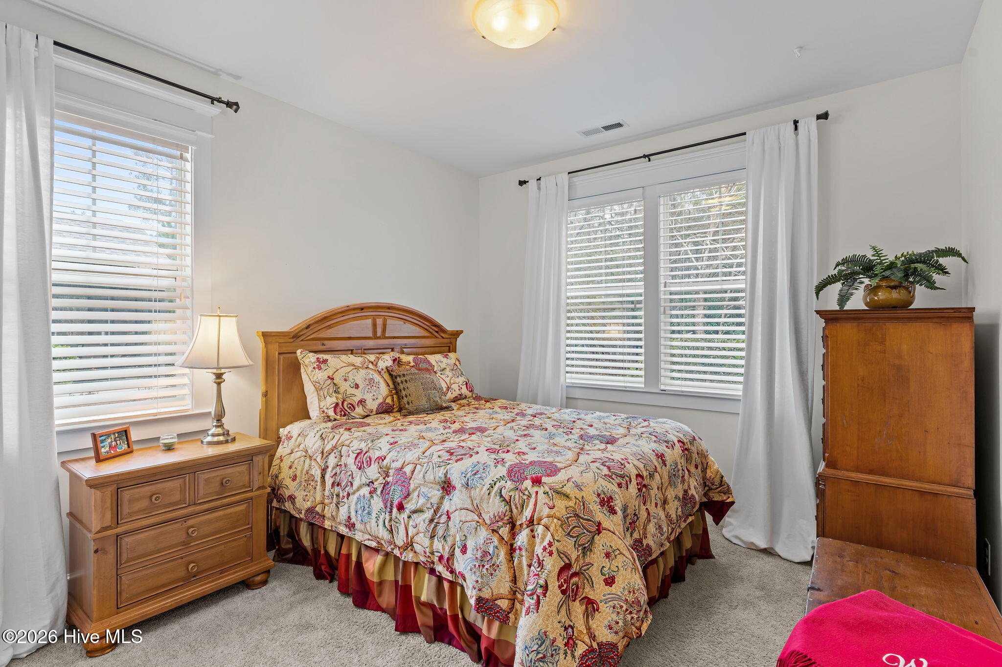 100557705 | Photo 27