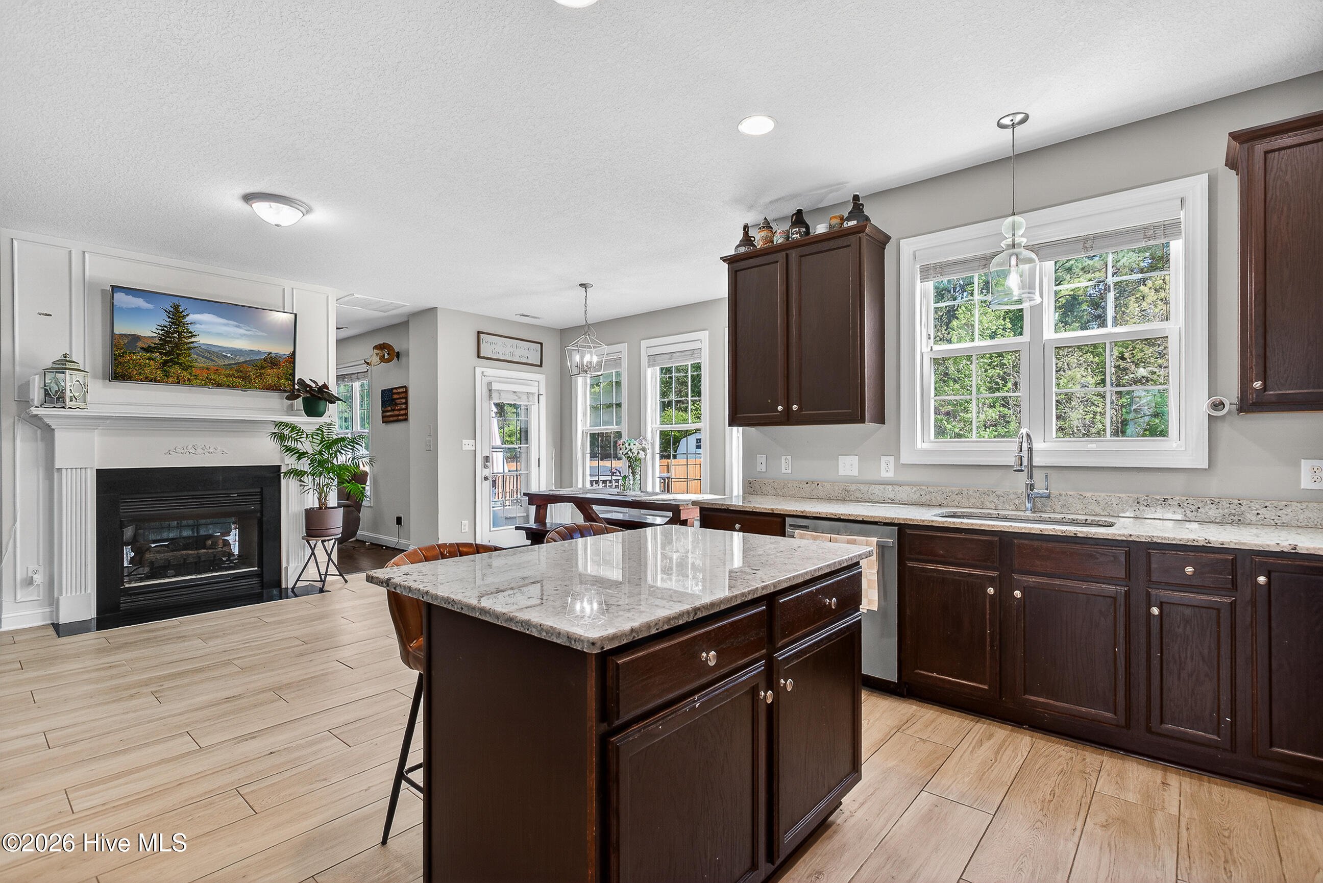 100568368 | Photo 16