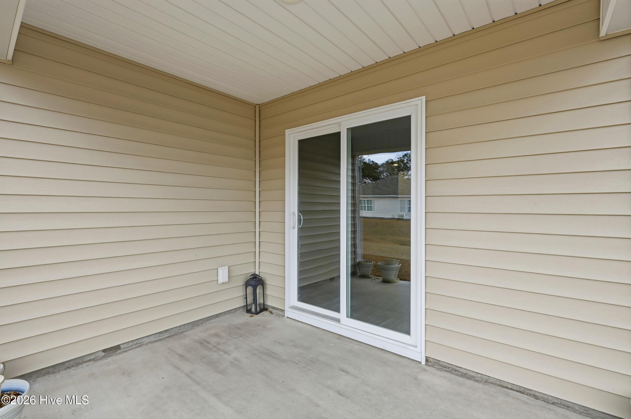 100555935 | Photo 33