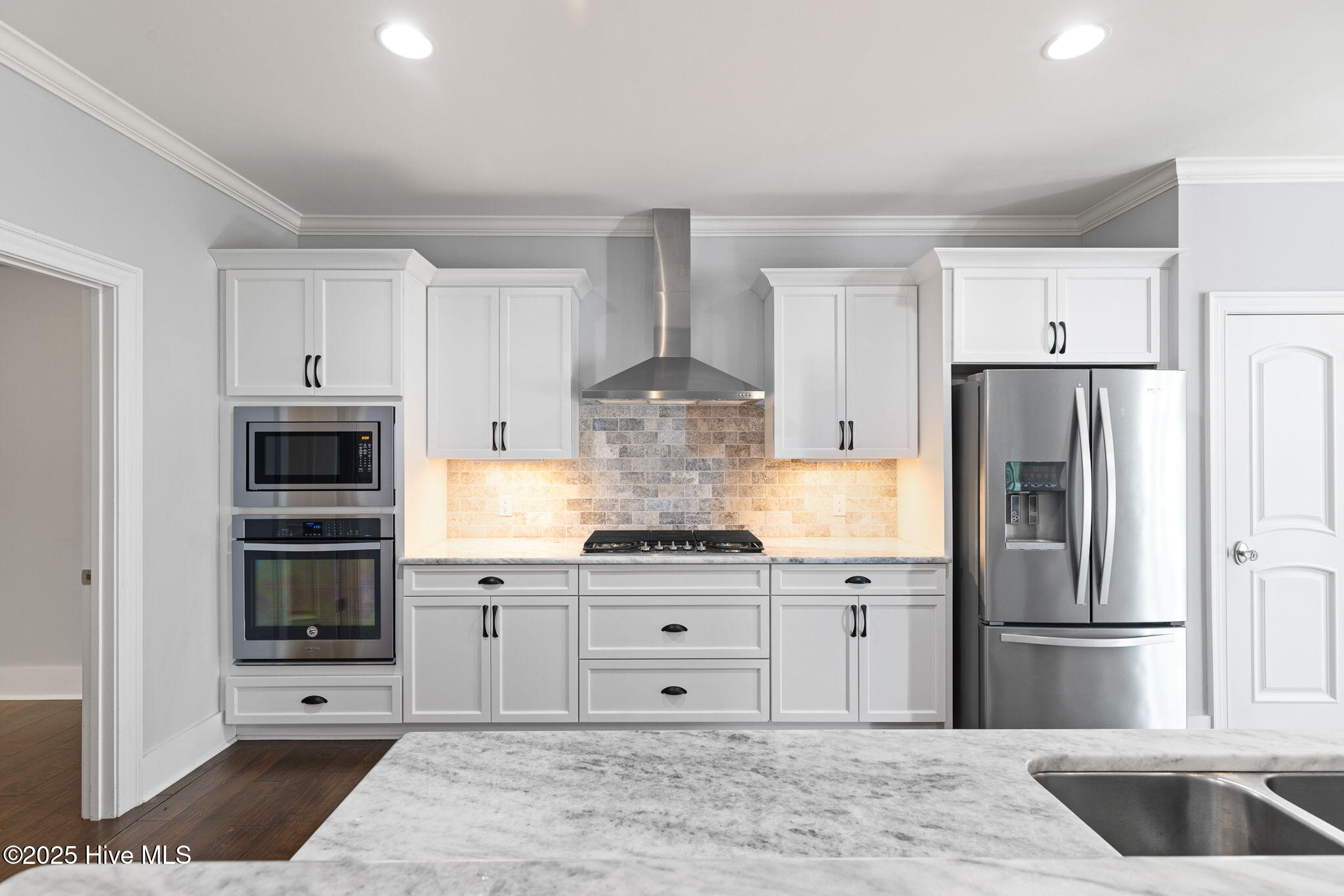 100542044 | Photo 18