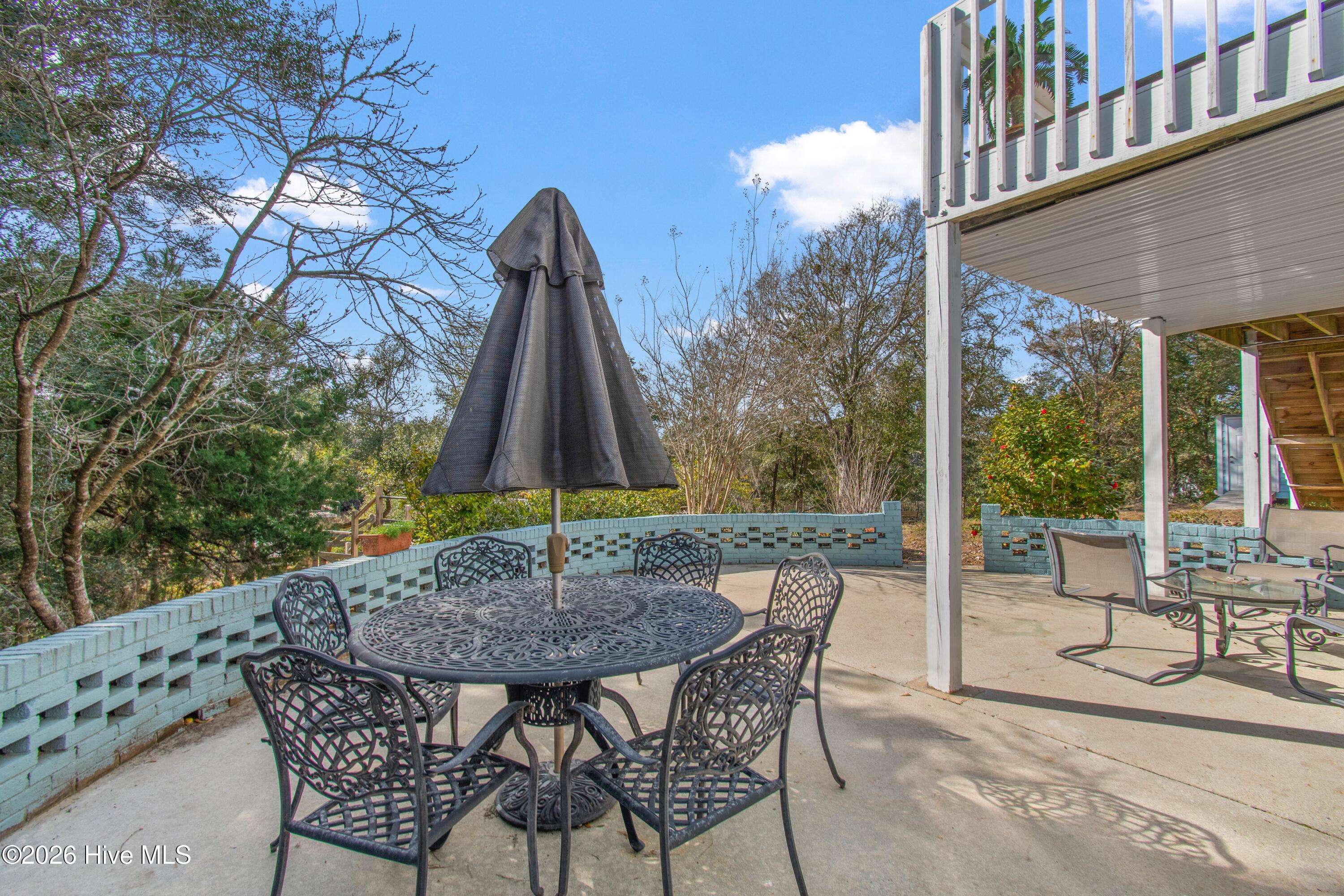 100549205 | Photo 45