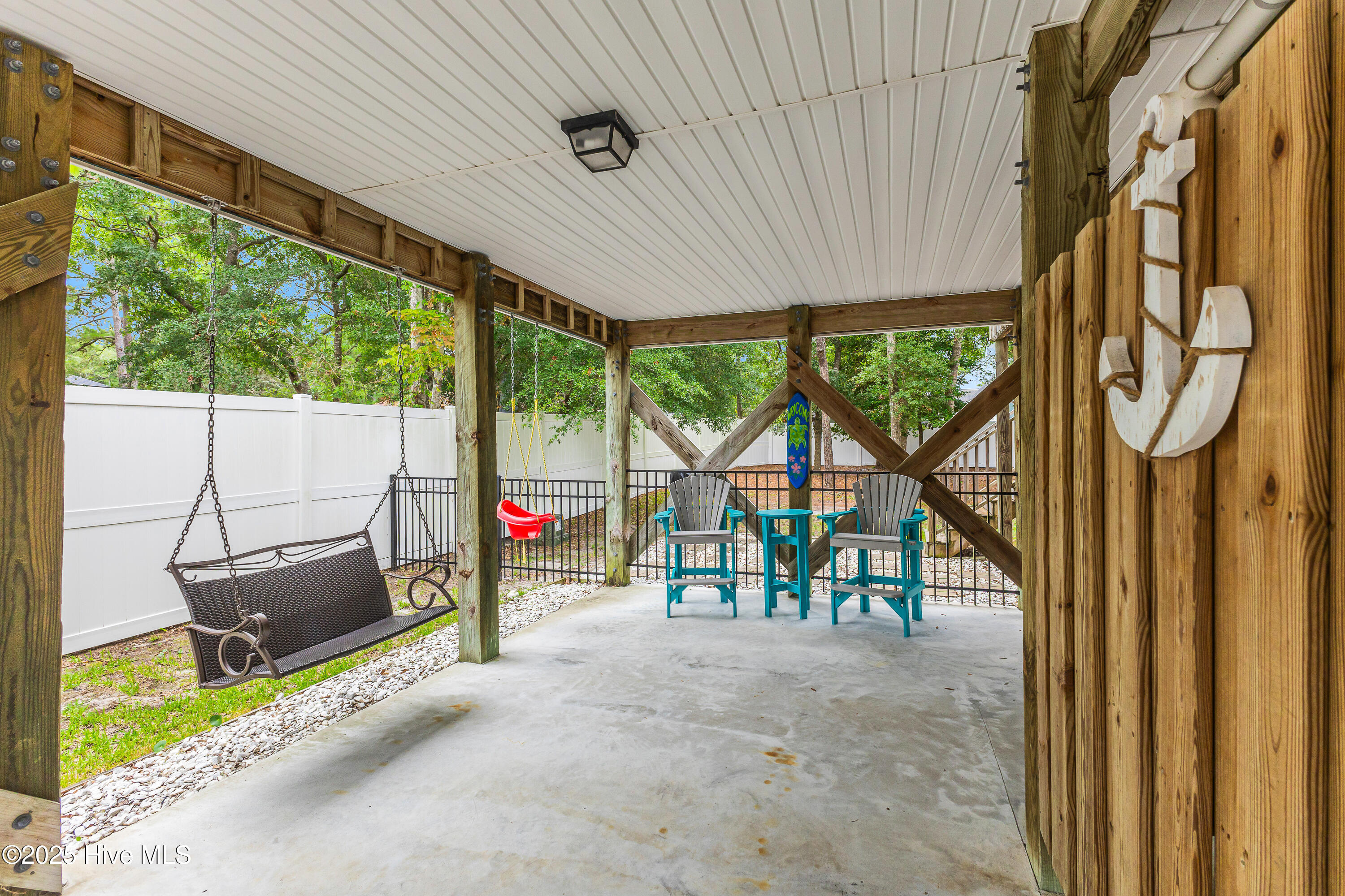 100523594 | Photo 29