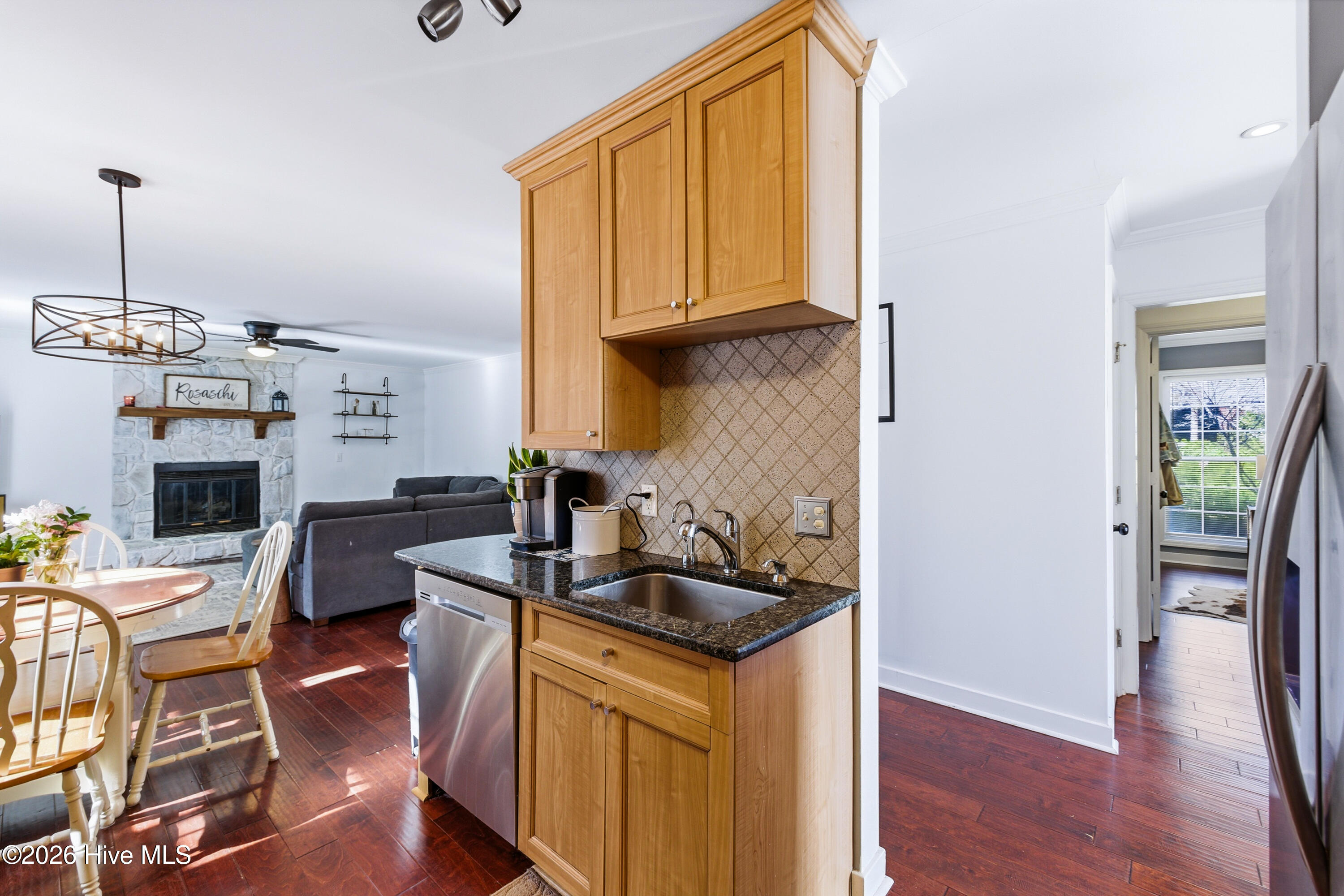 100555123 | Photo 15