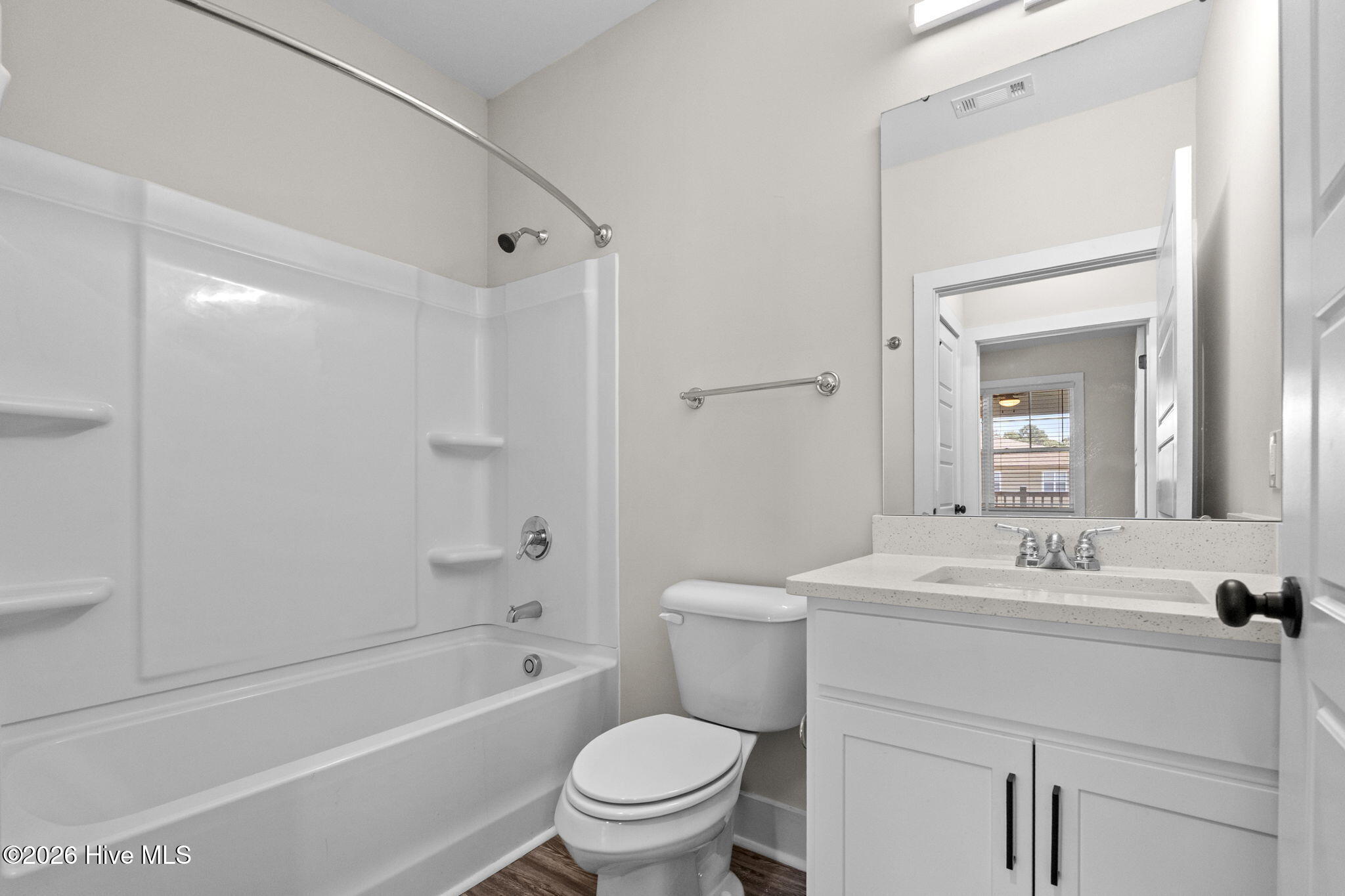 100566084 | Photo 39