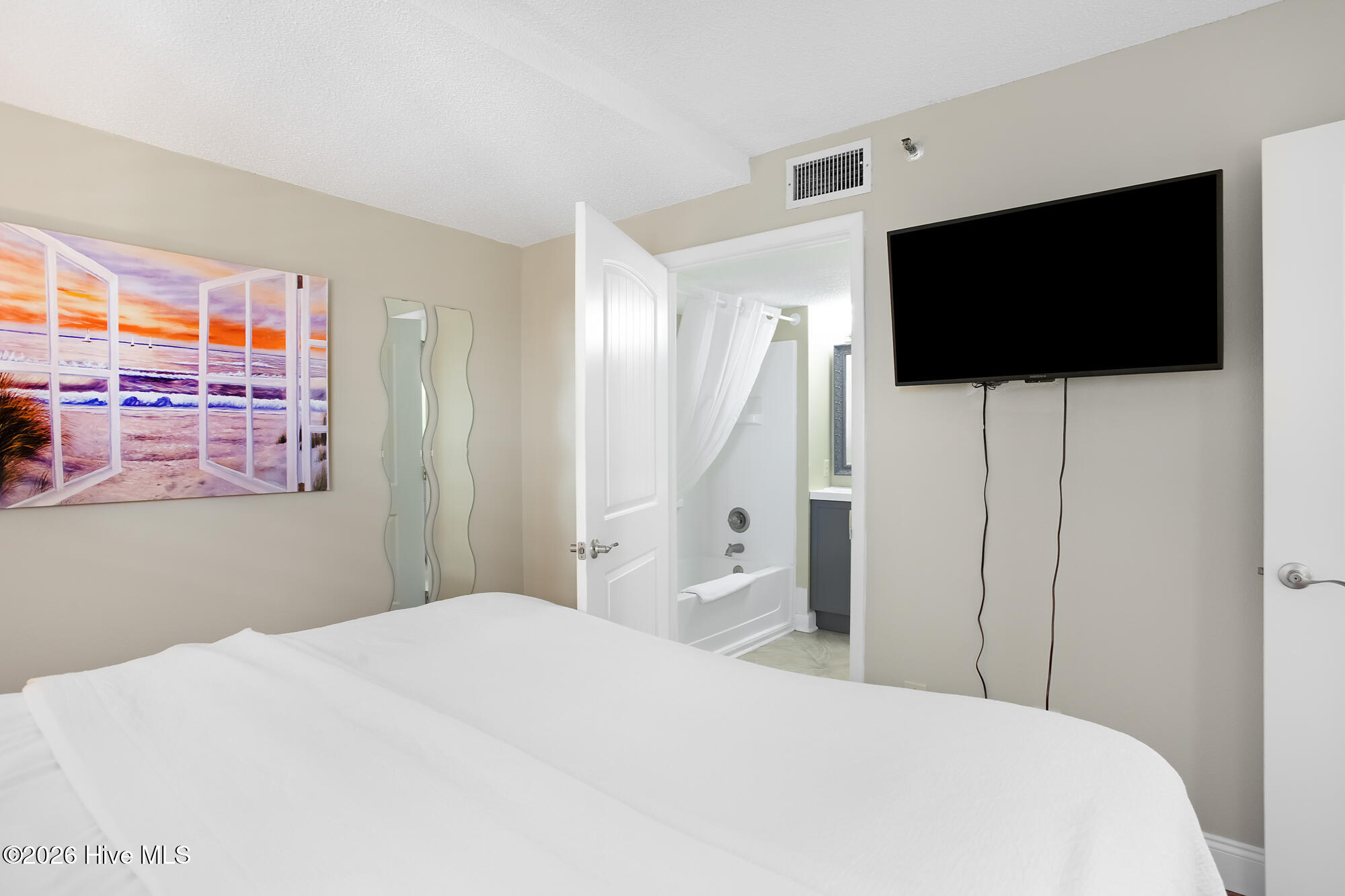 100567050 | Photo 12