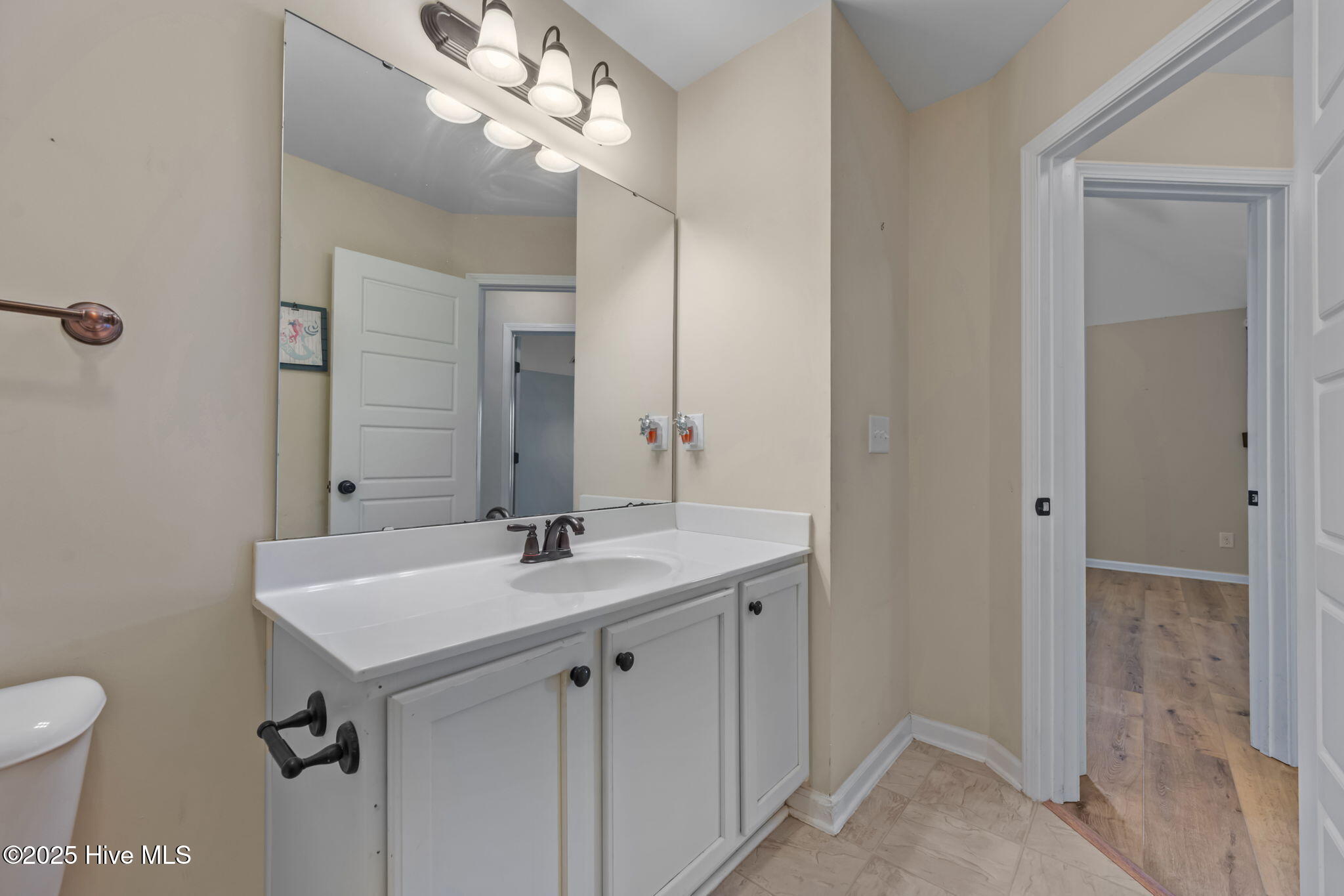 100538914 | Photo 30