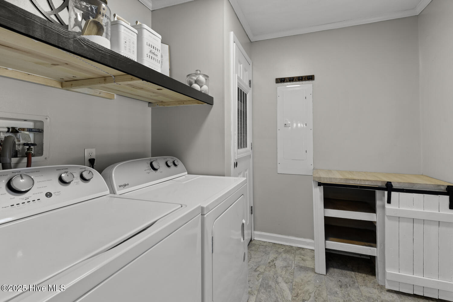 100545745 | Photo 23