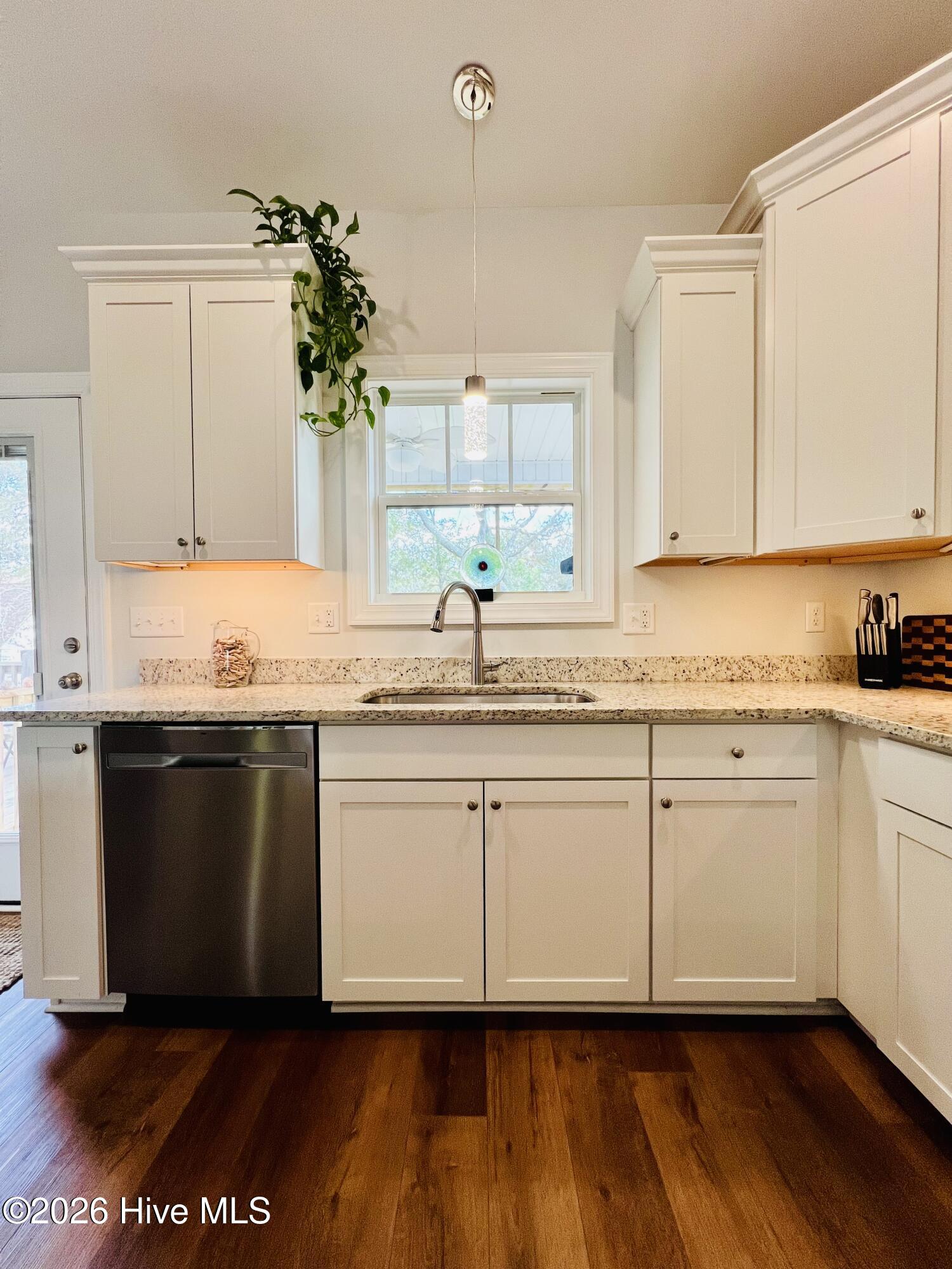 100551731 | Photo 12