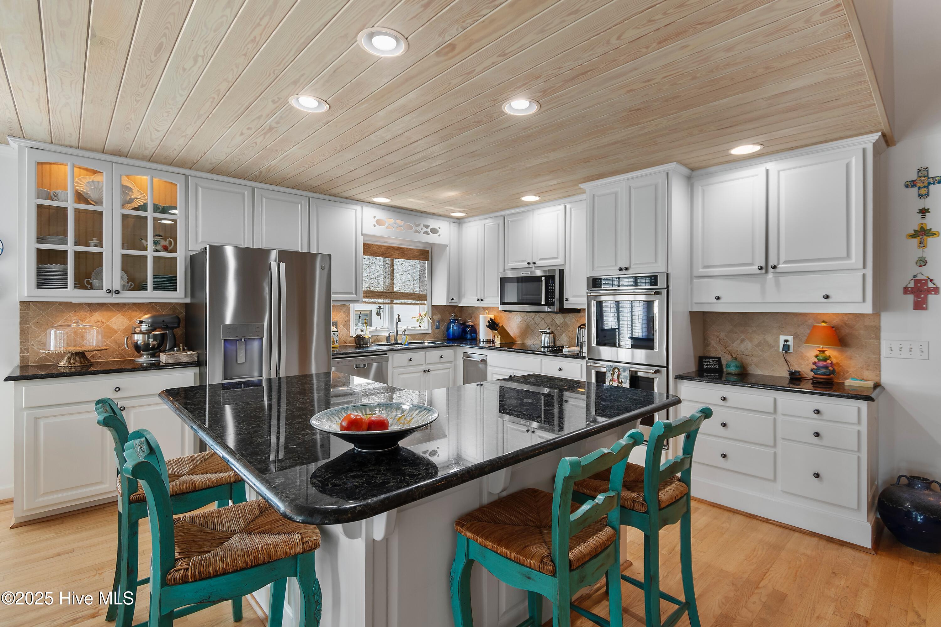 100527373 | Photo 18