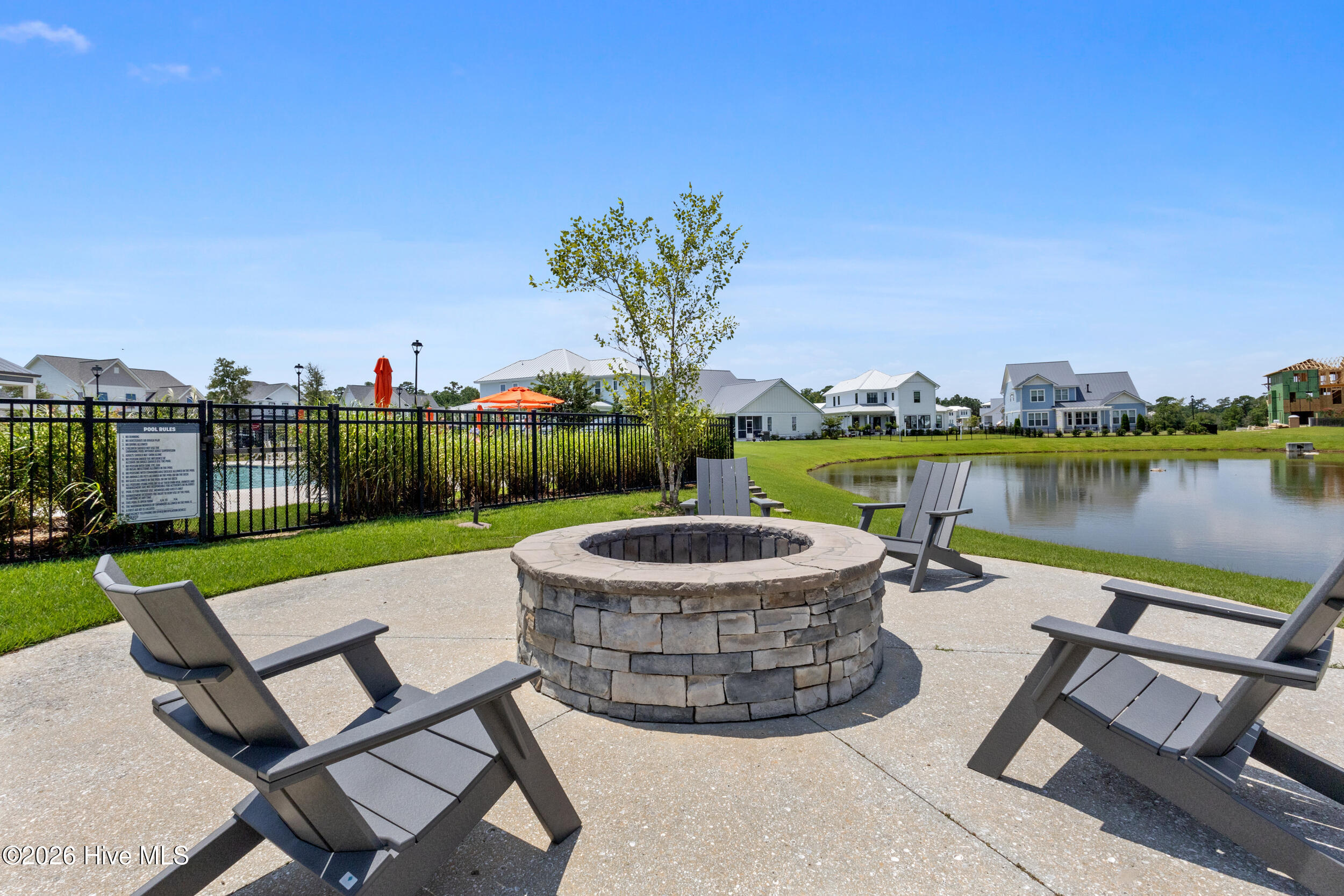 100551729 | Photo 62