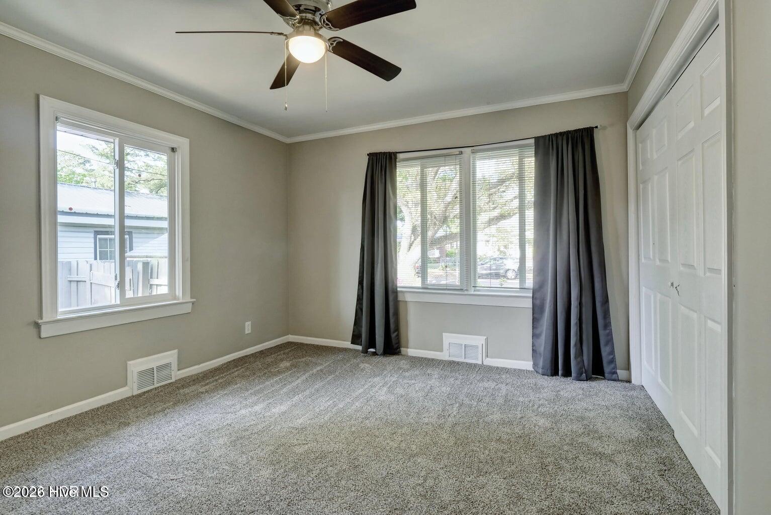 100556867 | Photo 23