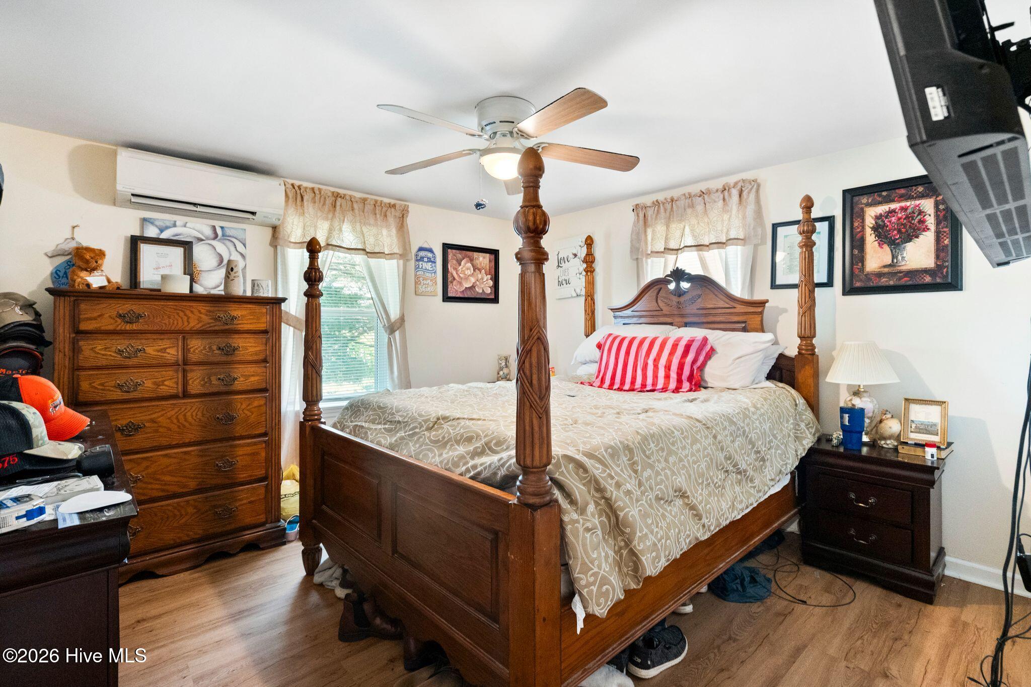 100586978 | Photo 19