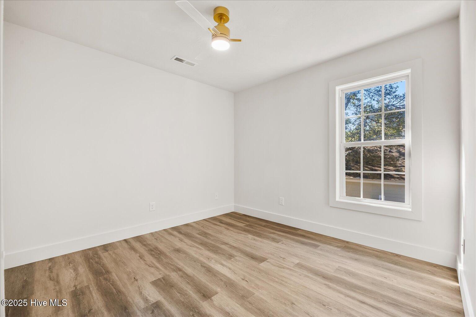 100541069 | Photo 29