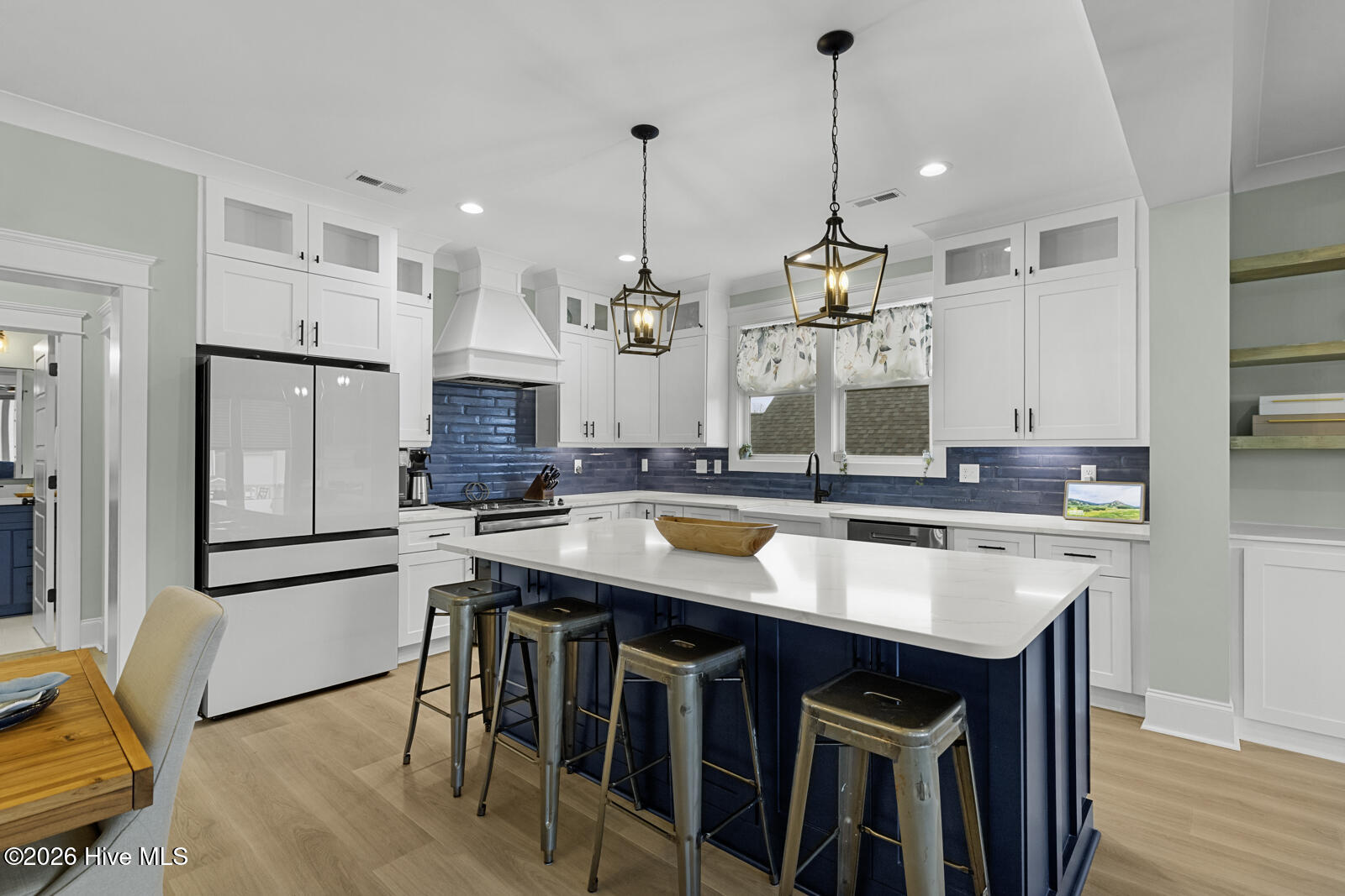 100557738 | Photo 11