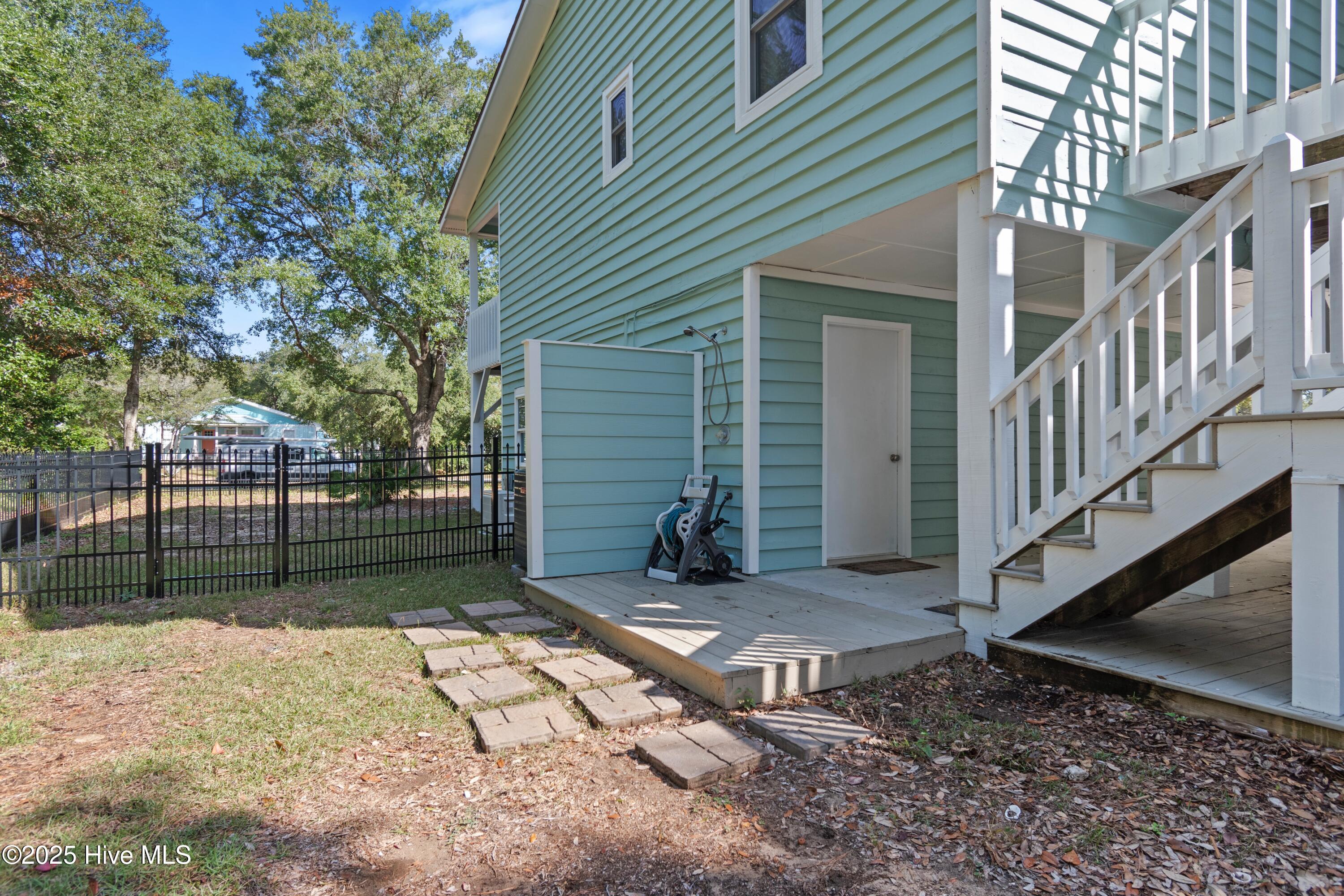 100535762 | Photo 15