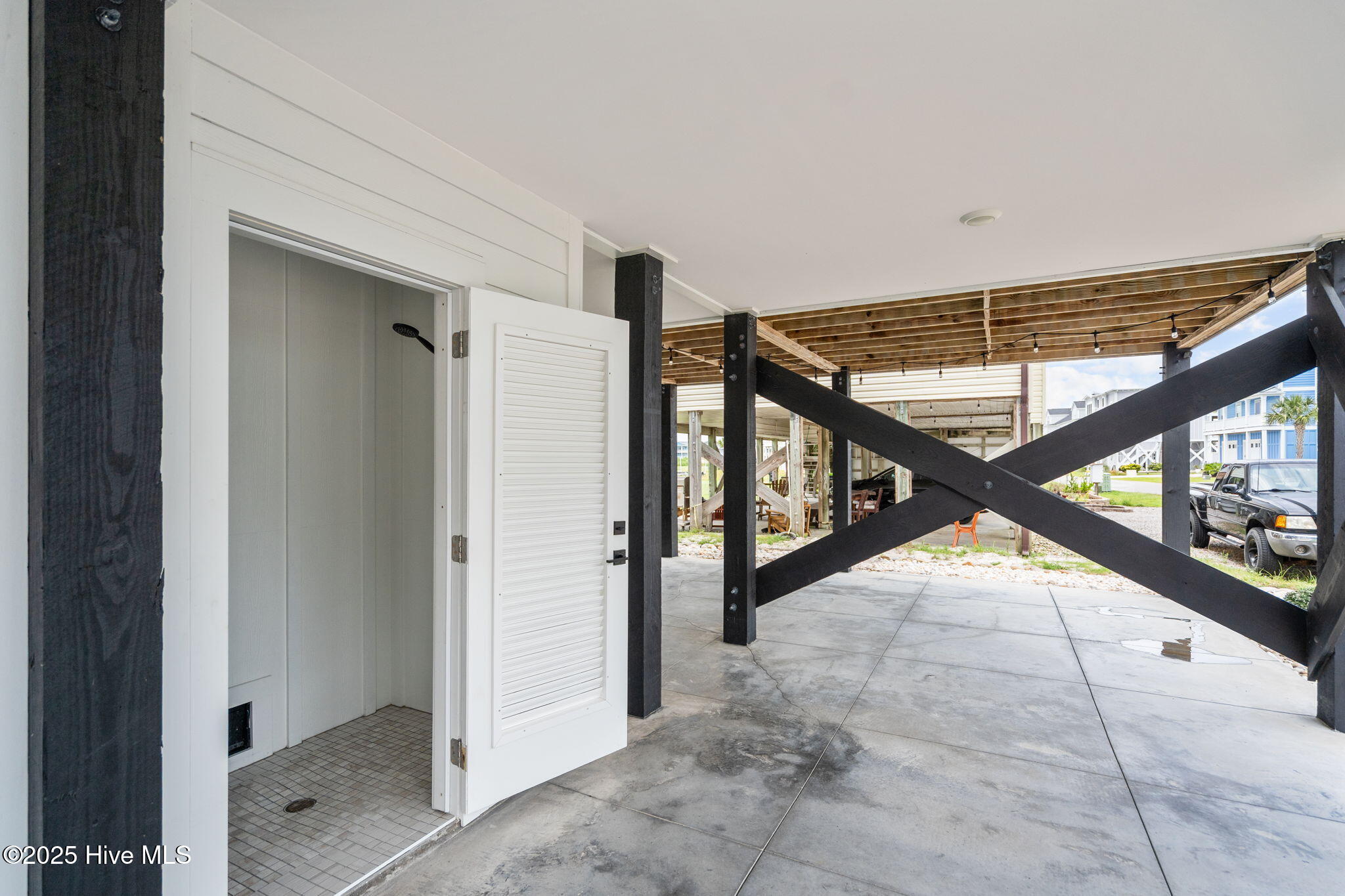 100520745 | Photo 31