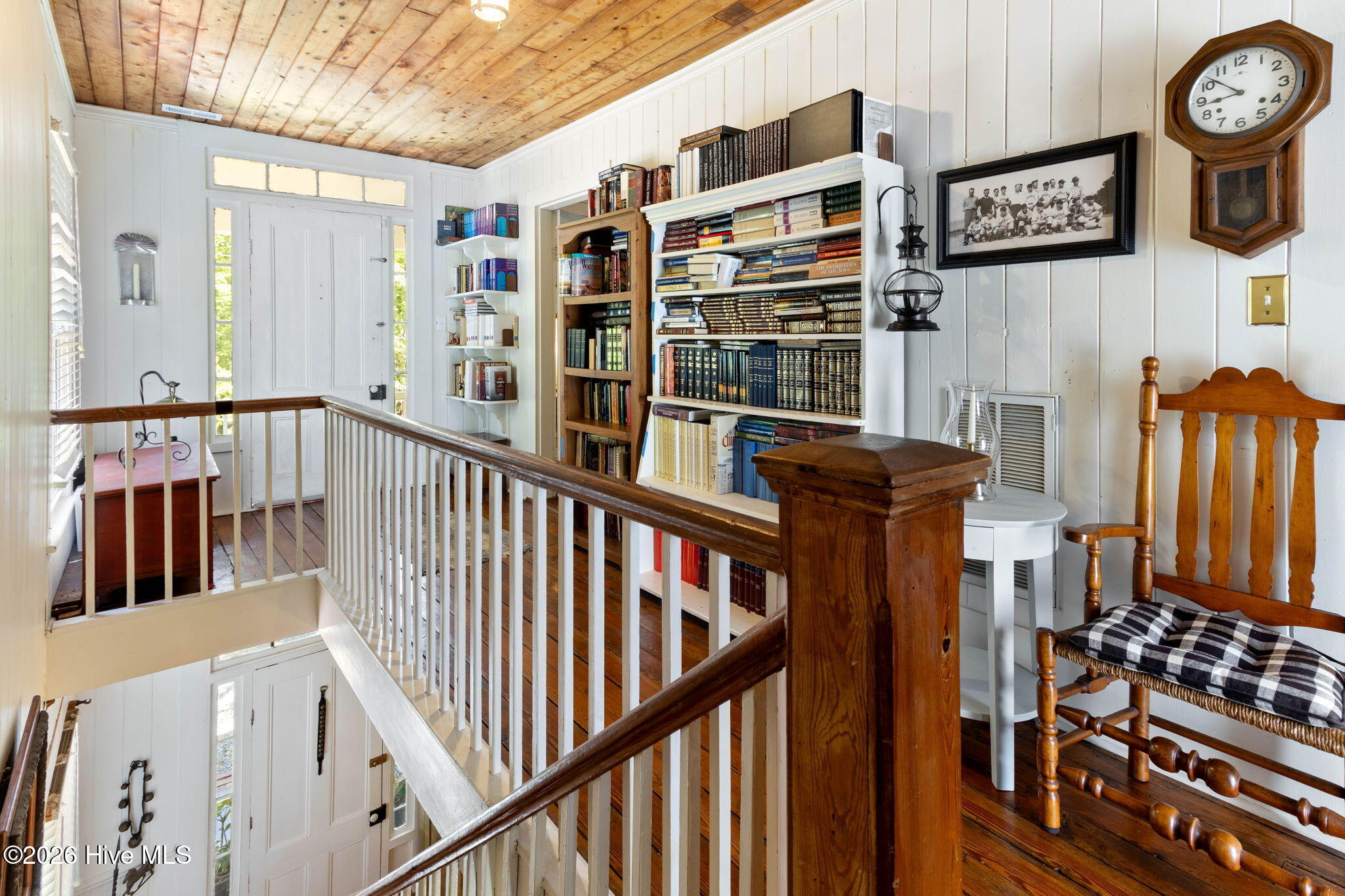 100554921 | Photo 32