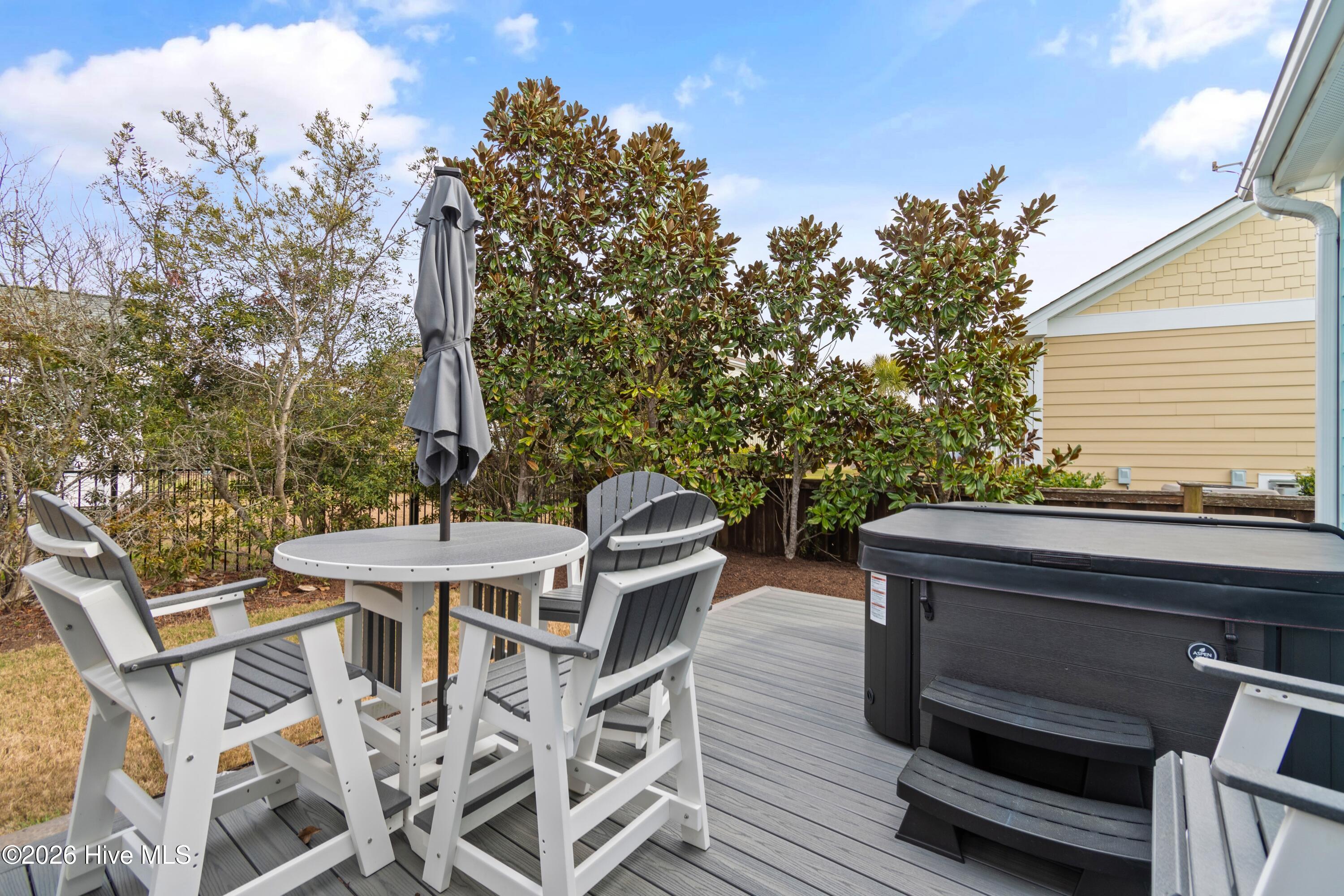 100561282 | Photo 56