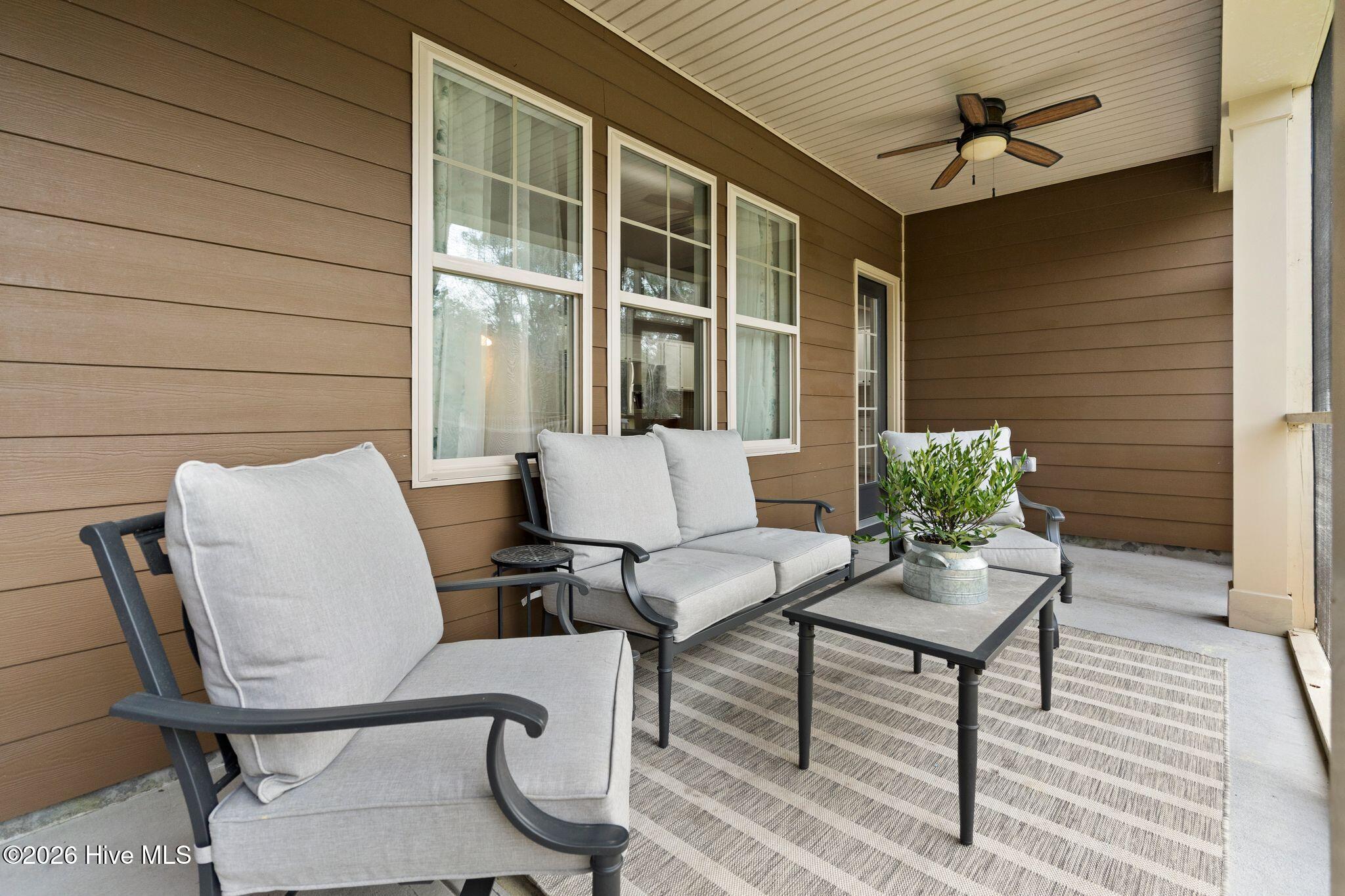 100562110 | Photo 52