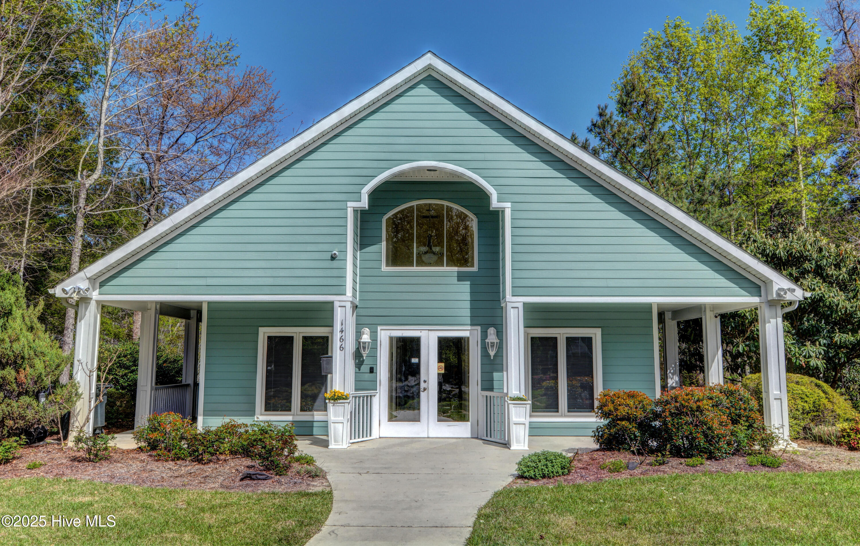 100532986 | Photo 55