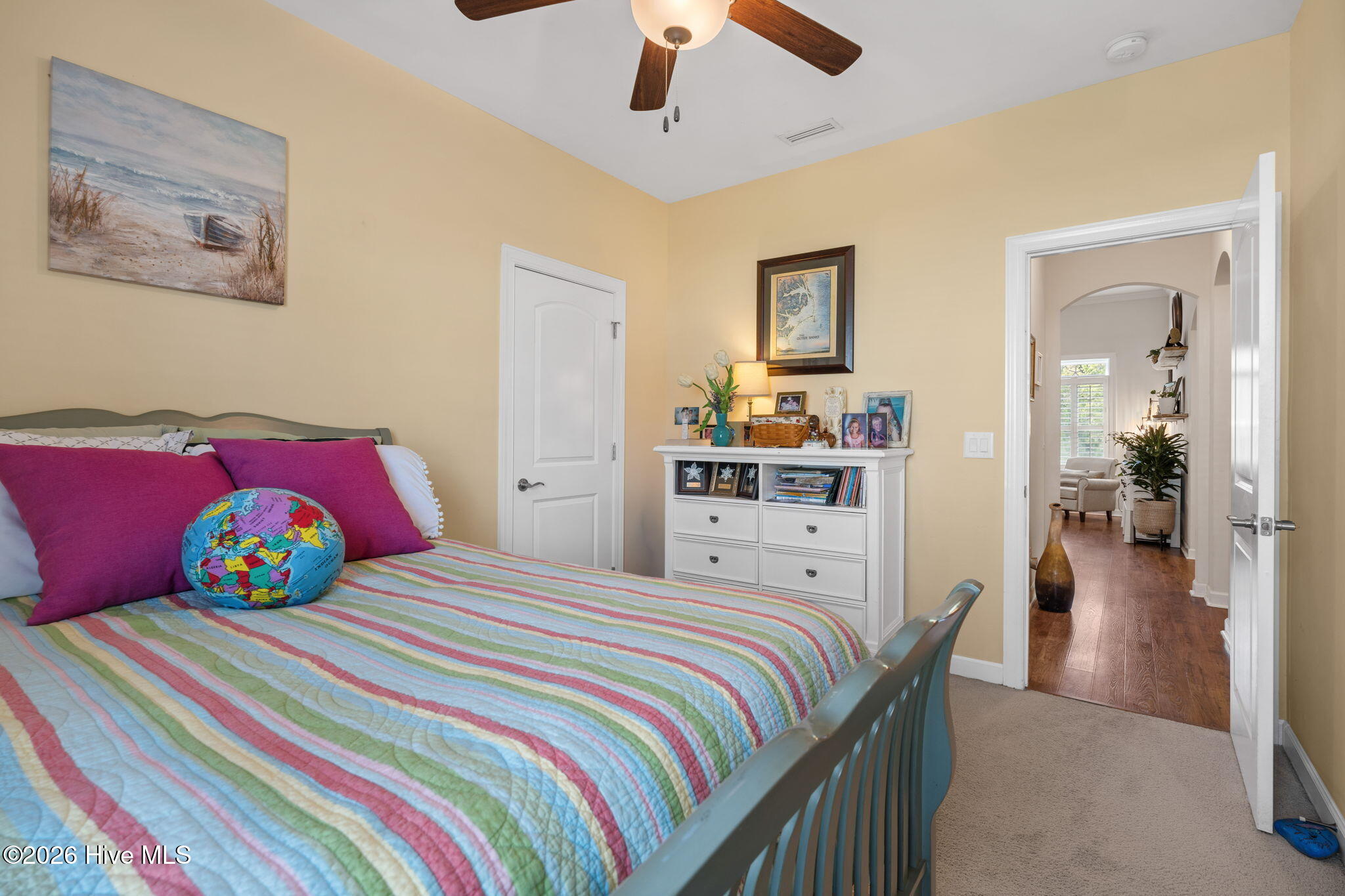 100567618 | Photo 24