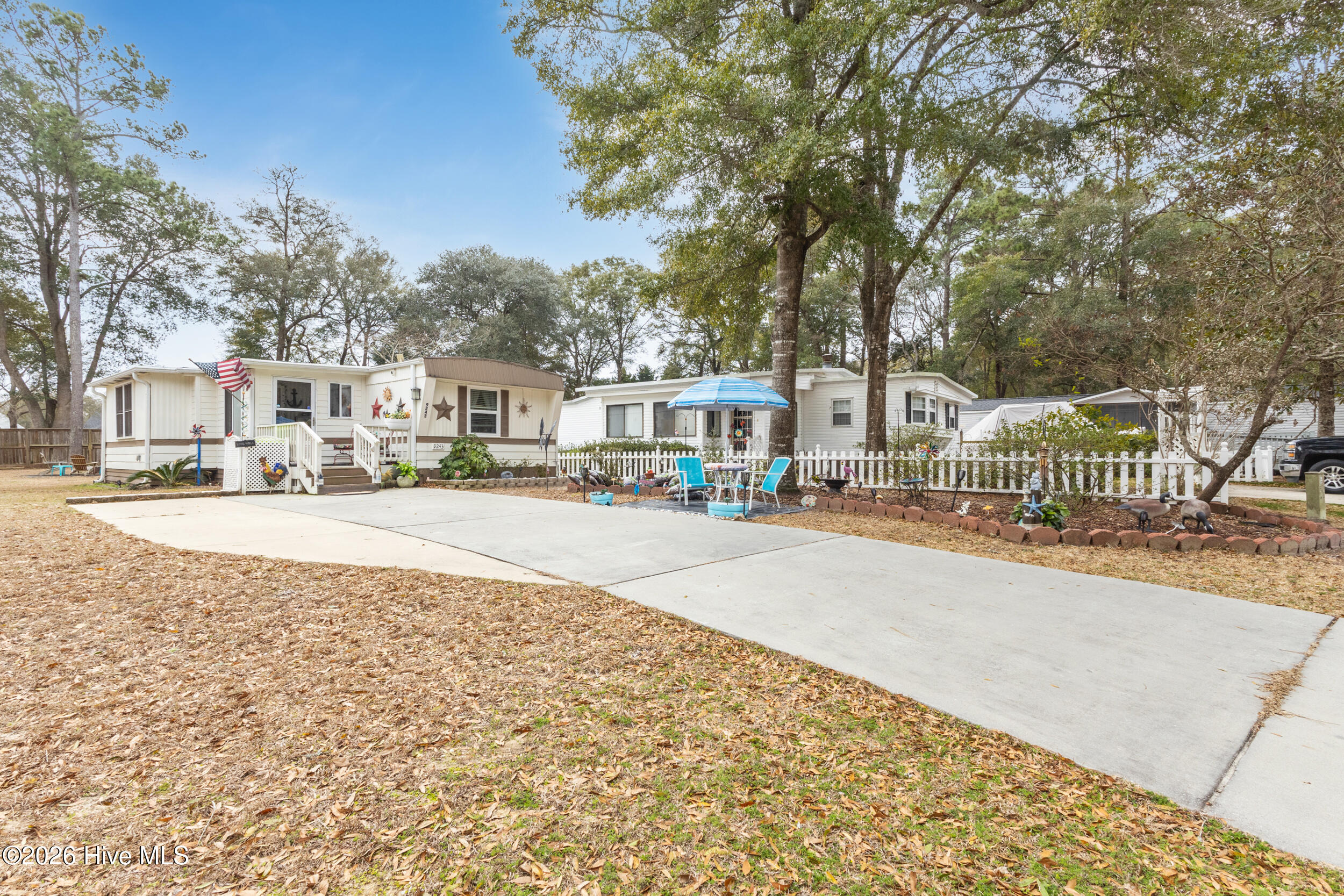 100557090 | Photo 38